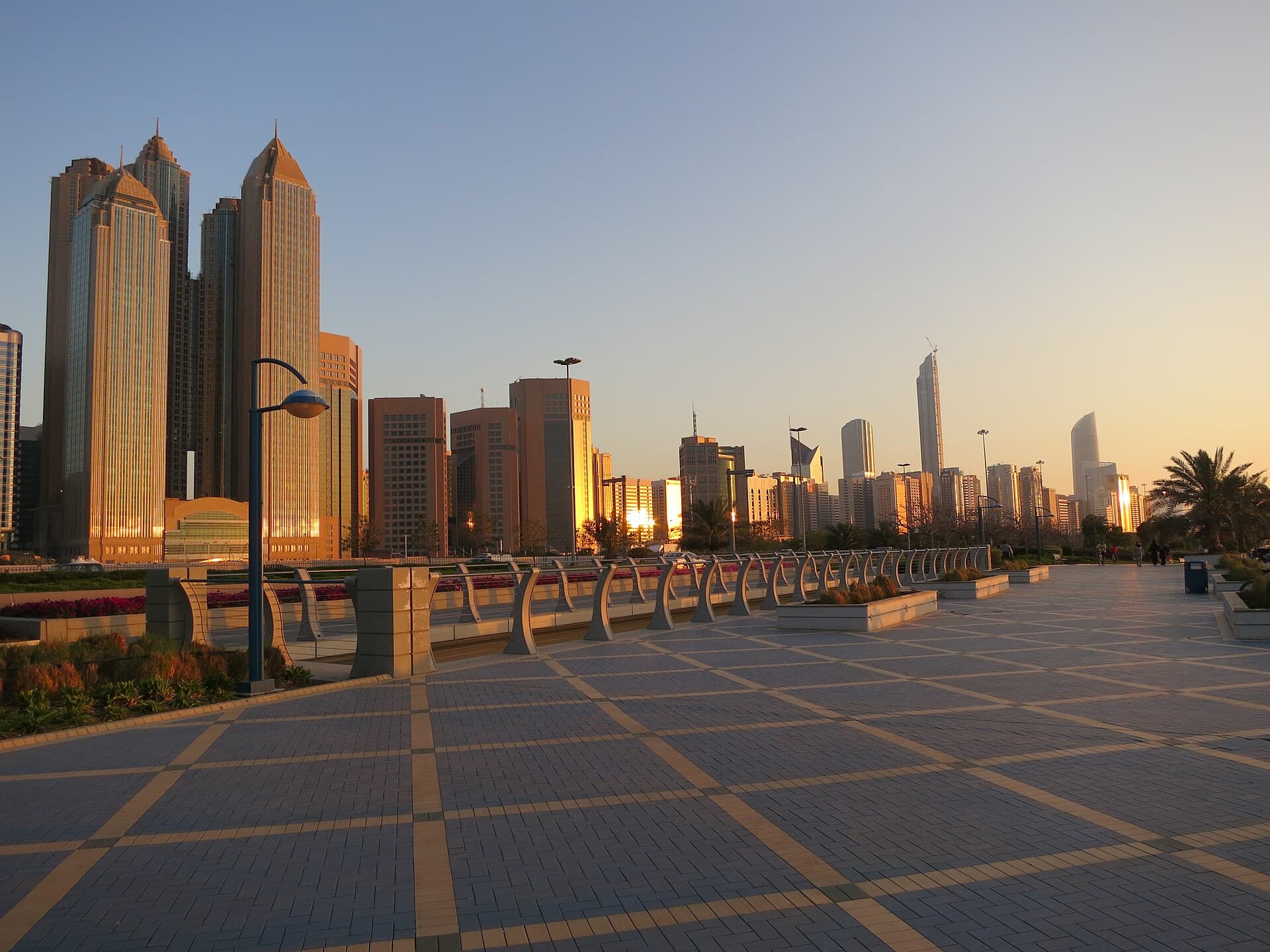 كورنيش أبوظبي وشاطئه
