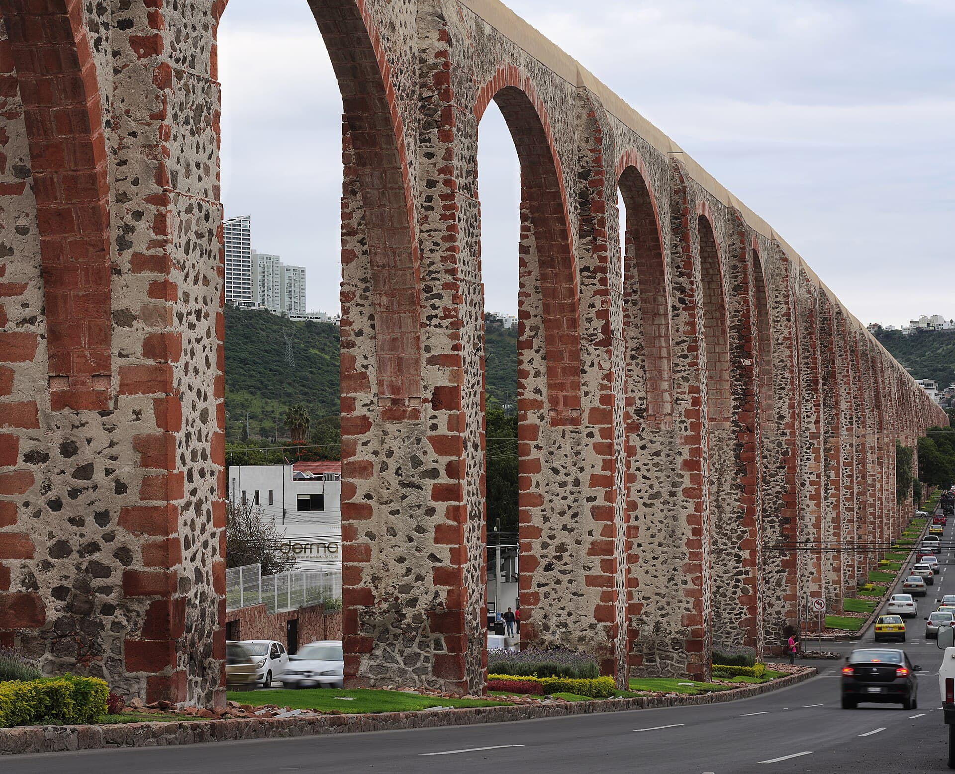 Aqueduct and its Lookout, Querétaro