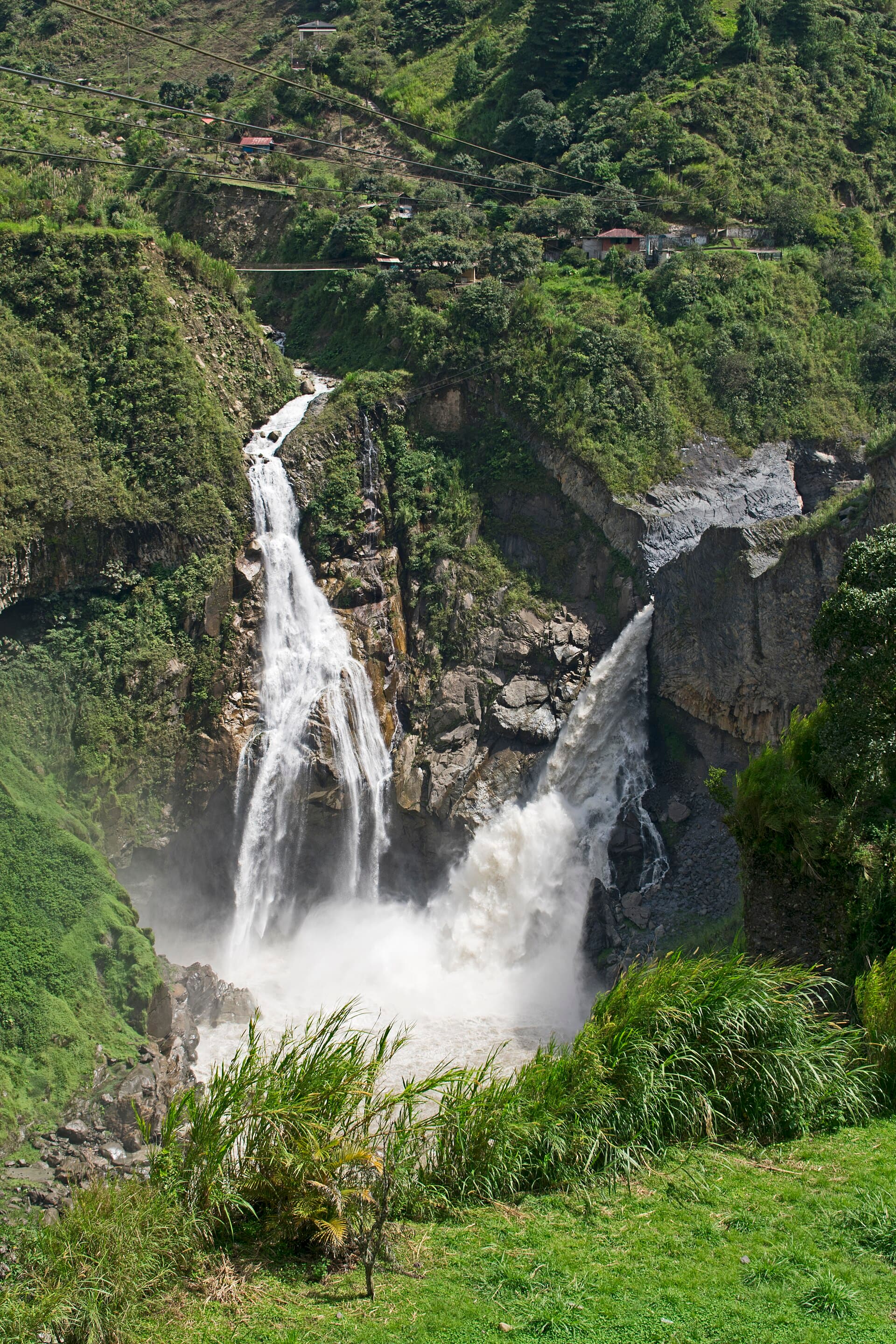 Agoyán Waterfall