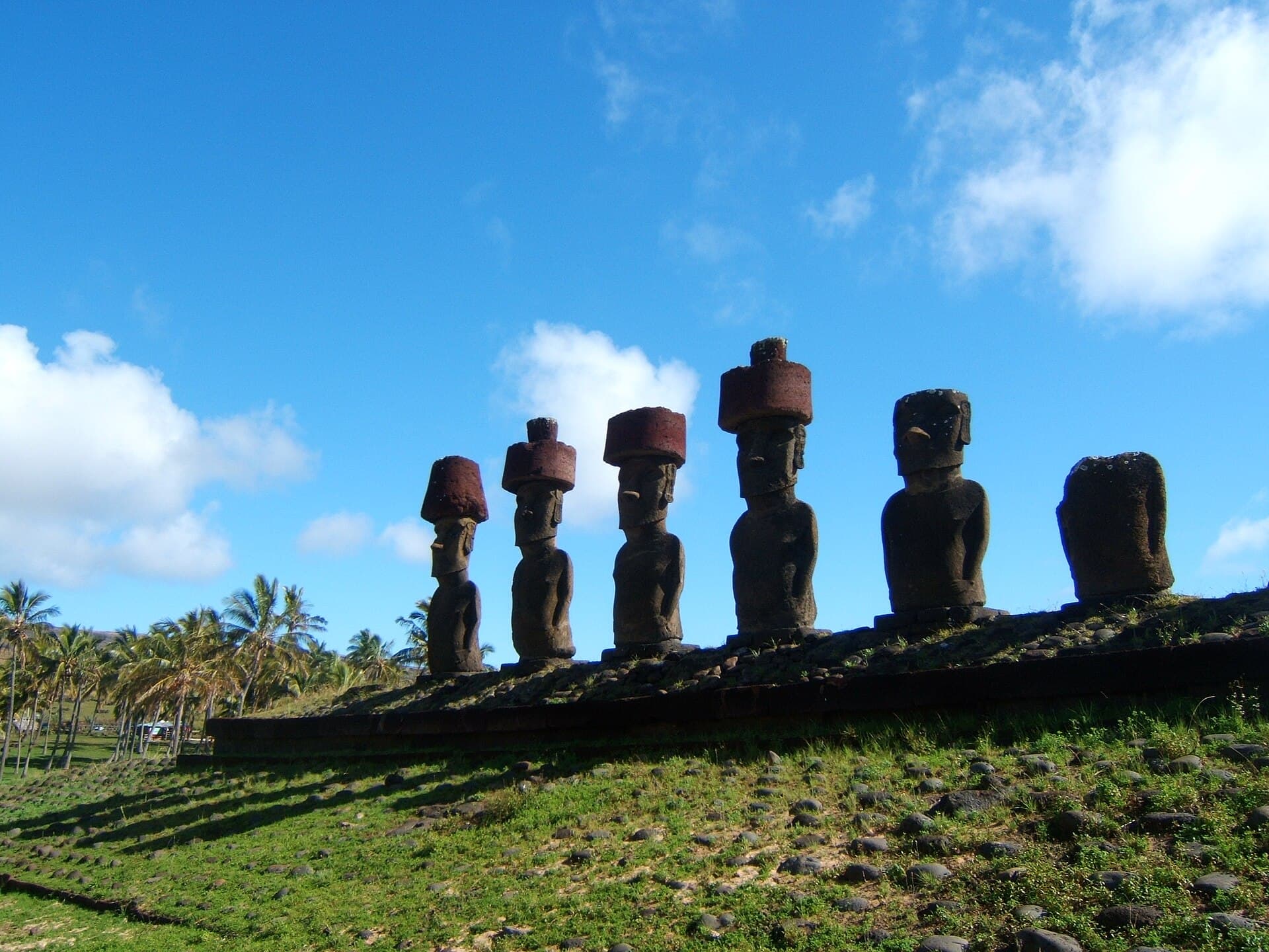 Anakena beach and Ahu Nau Nau