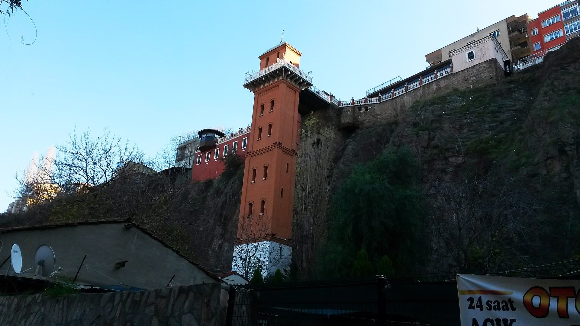 Asansör (Historical Elevator), Izmir