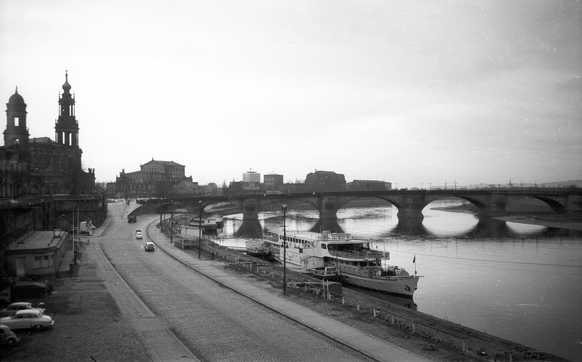 Augustus Bridge, Dresden