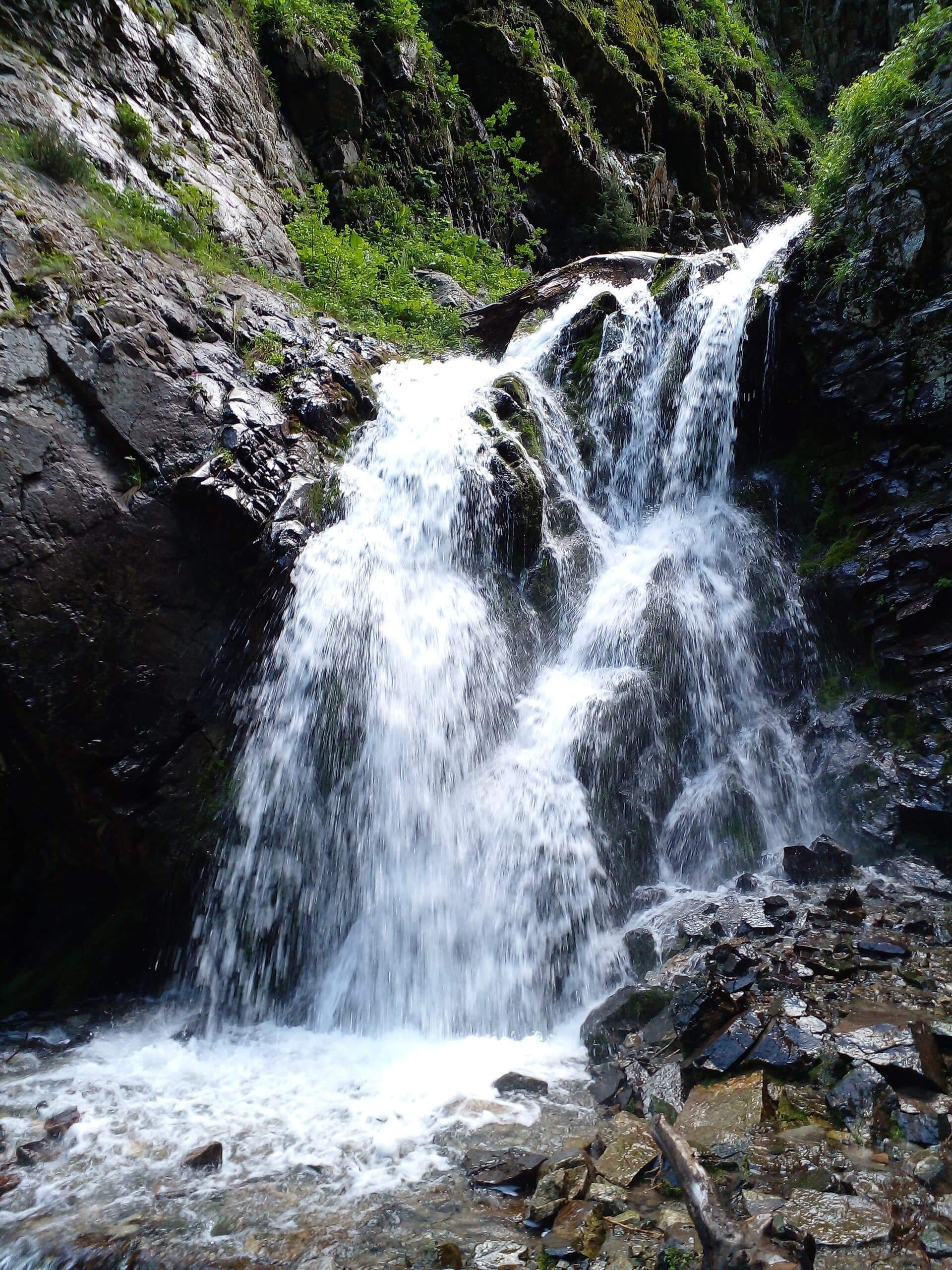 Ayusai Waterfall, Almaty