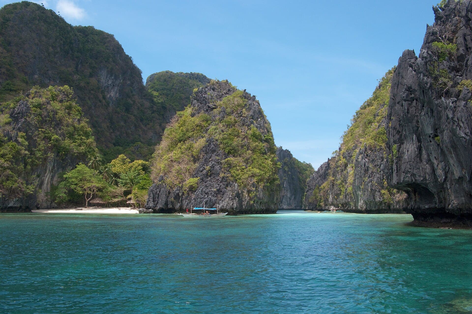 Bacuit Bay Islands and Las Cabanas Beach
