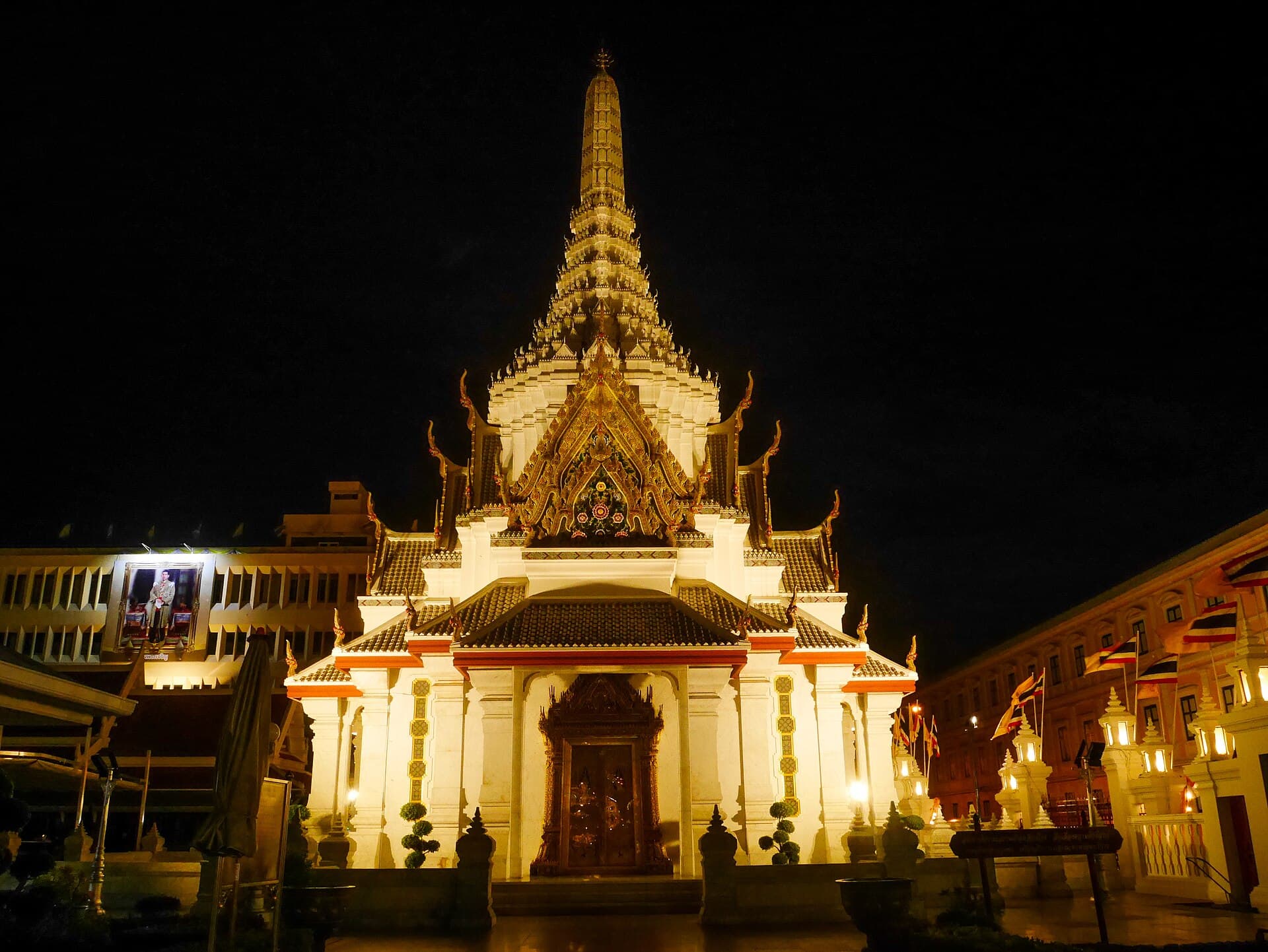 Bangkok City Pillar Shrine, Bangkok