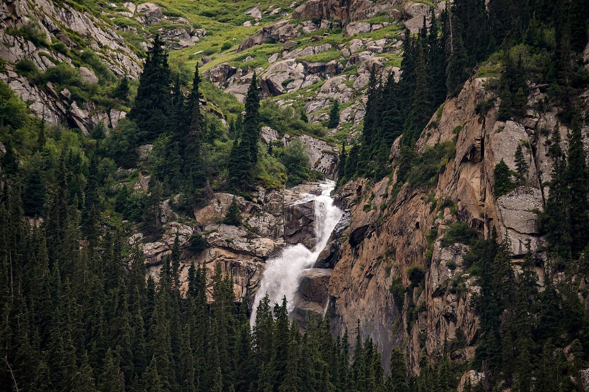 Barskoon Waterfalls, Karakol
