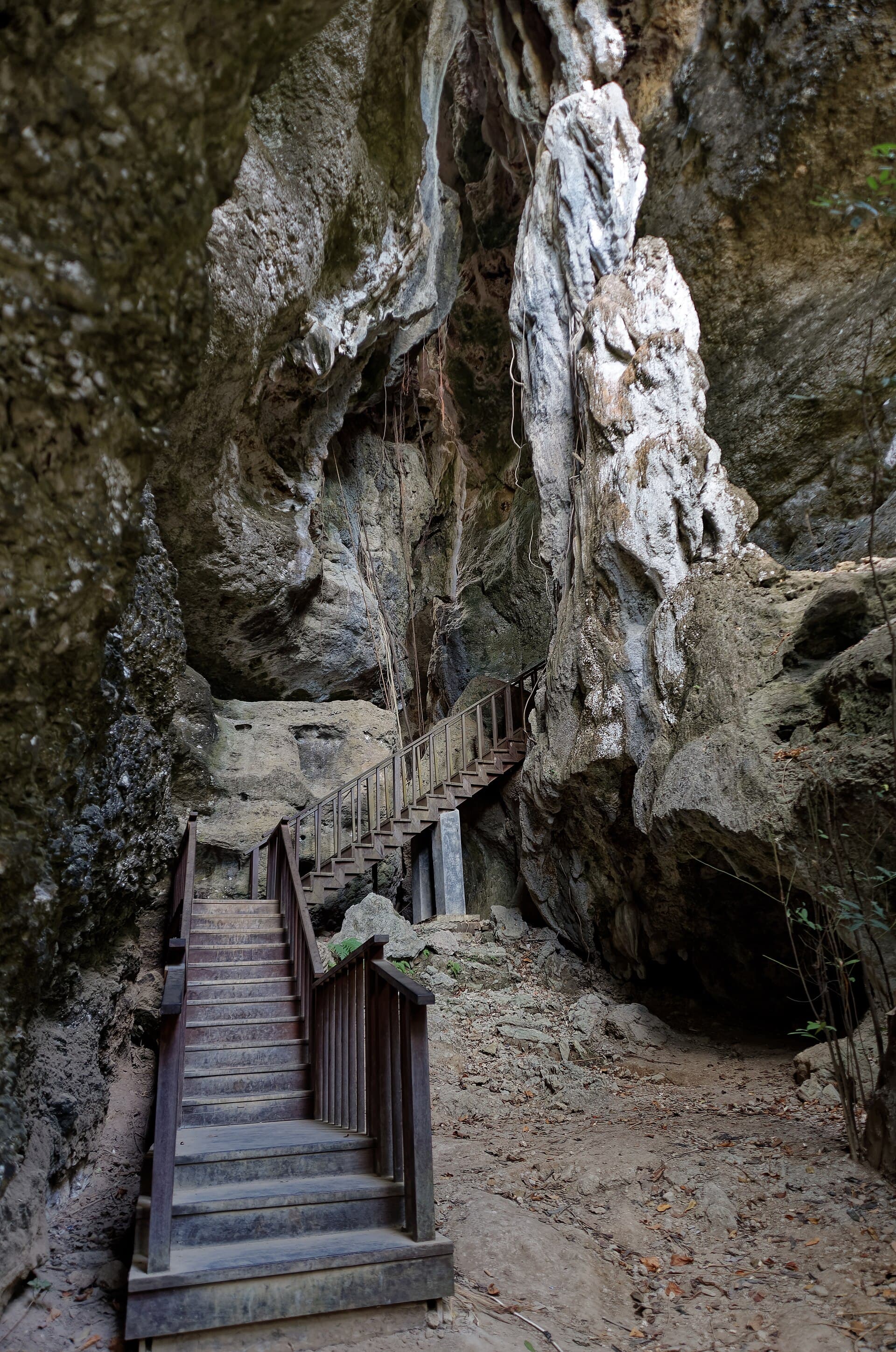 Batu Cermin Cave