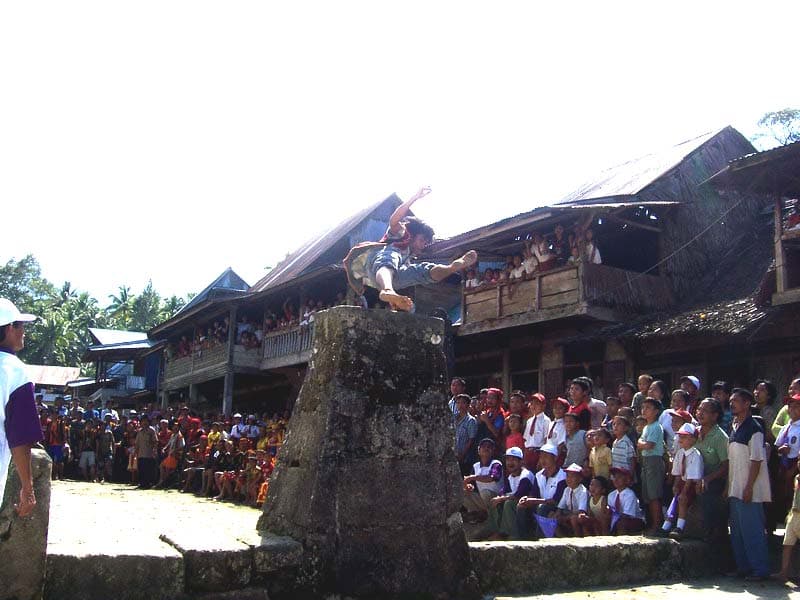 Bawomataluo village and Nias stone jumping
