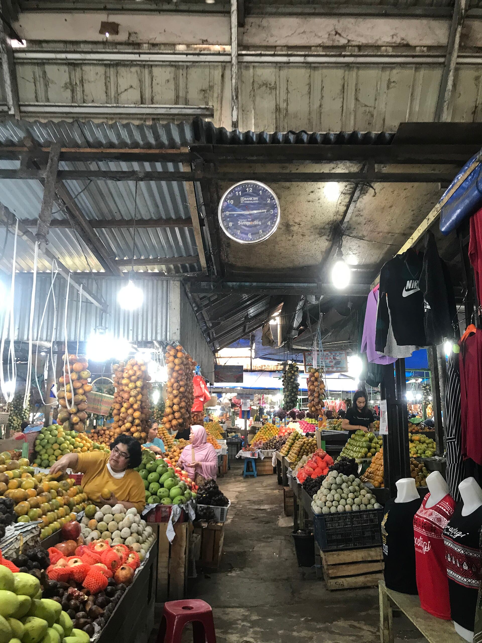 Berastagi fruit market