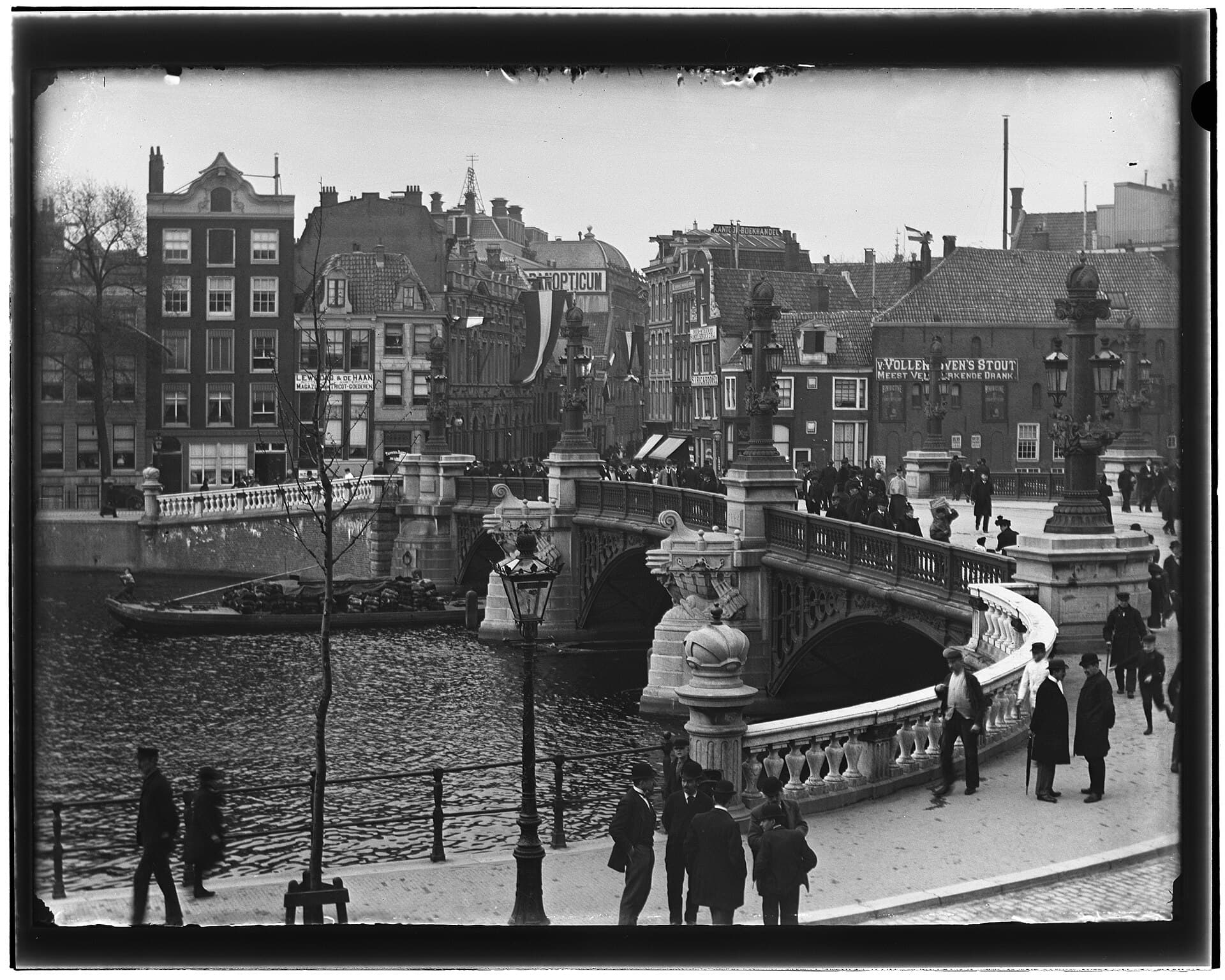 The Blauwbrug, Amsterdam
