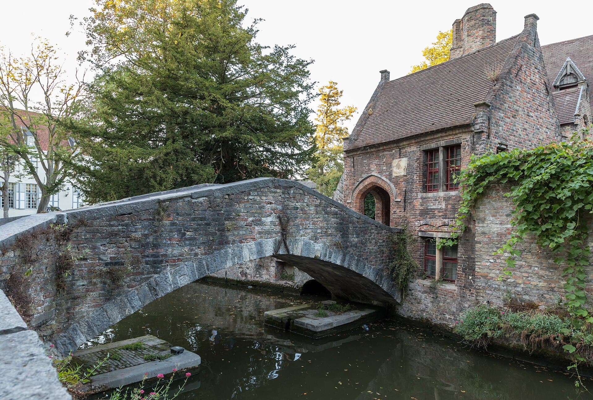 The Bonifacius Bridge over the canal, Bruges
