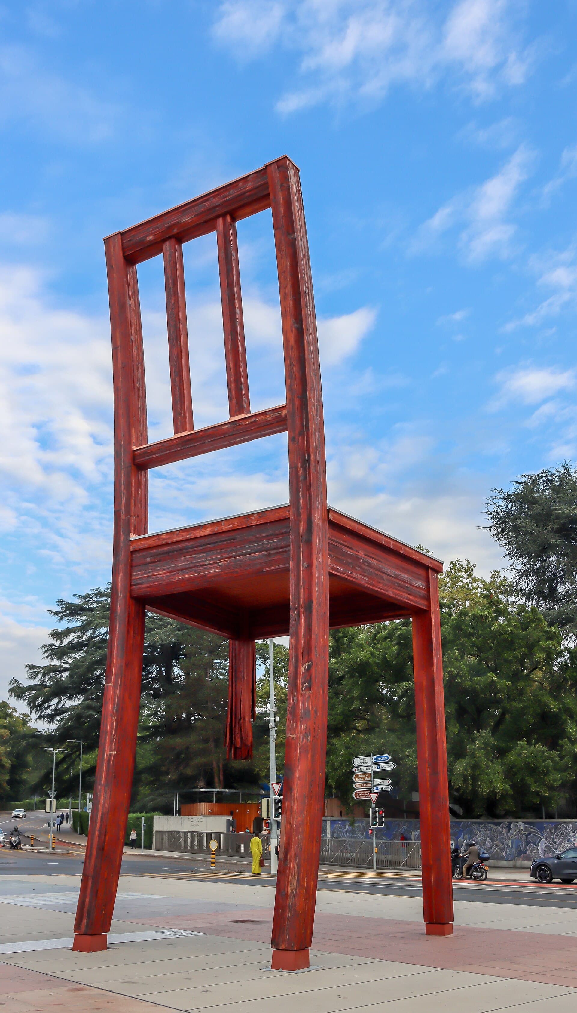 Broken Chair, Geneva