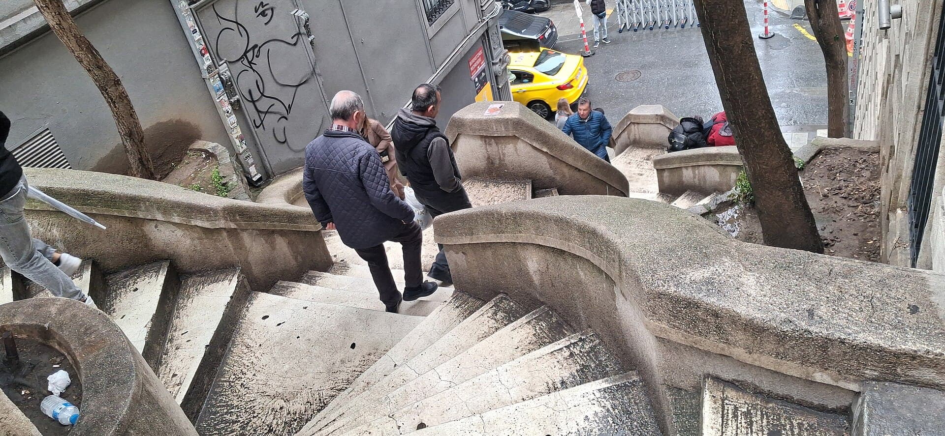 درج كاموندو، إسطنبول