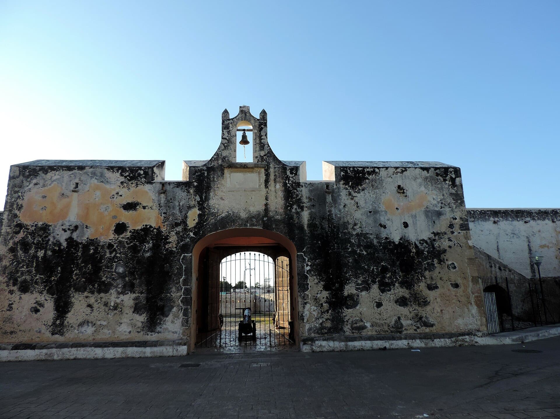 Walls, Bastions and Old Town