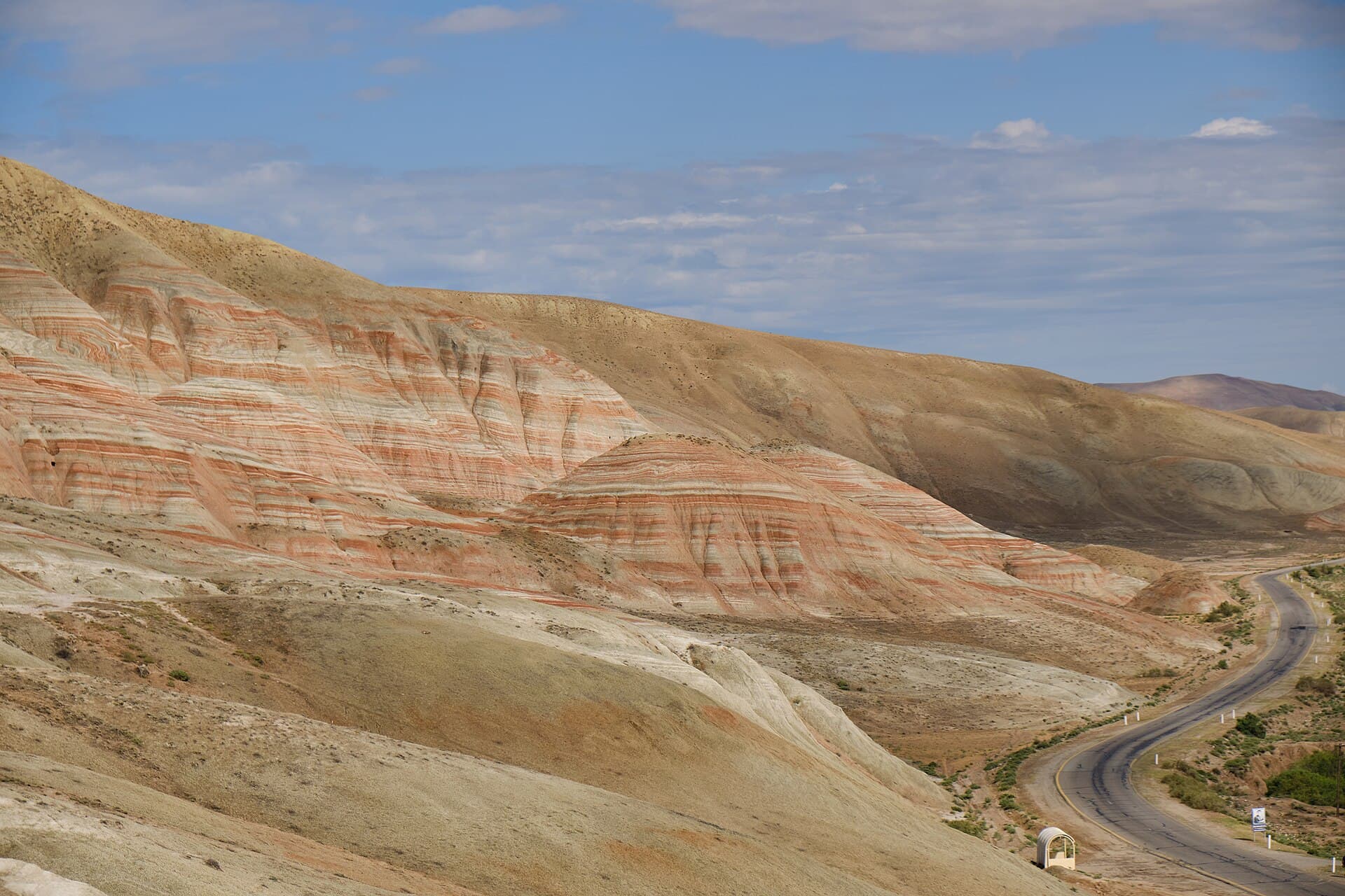 Candy Cane Mountains (Khizi), Khizi