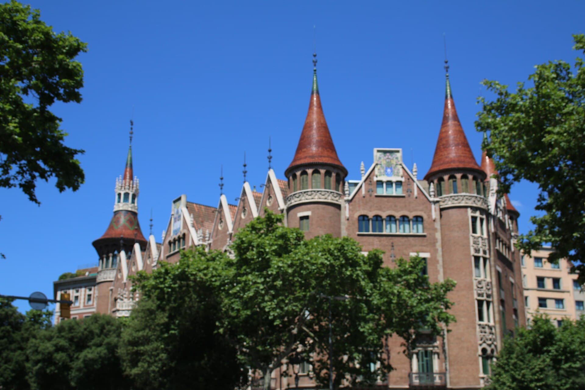 Casa de les Punxes, Barcelona