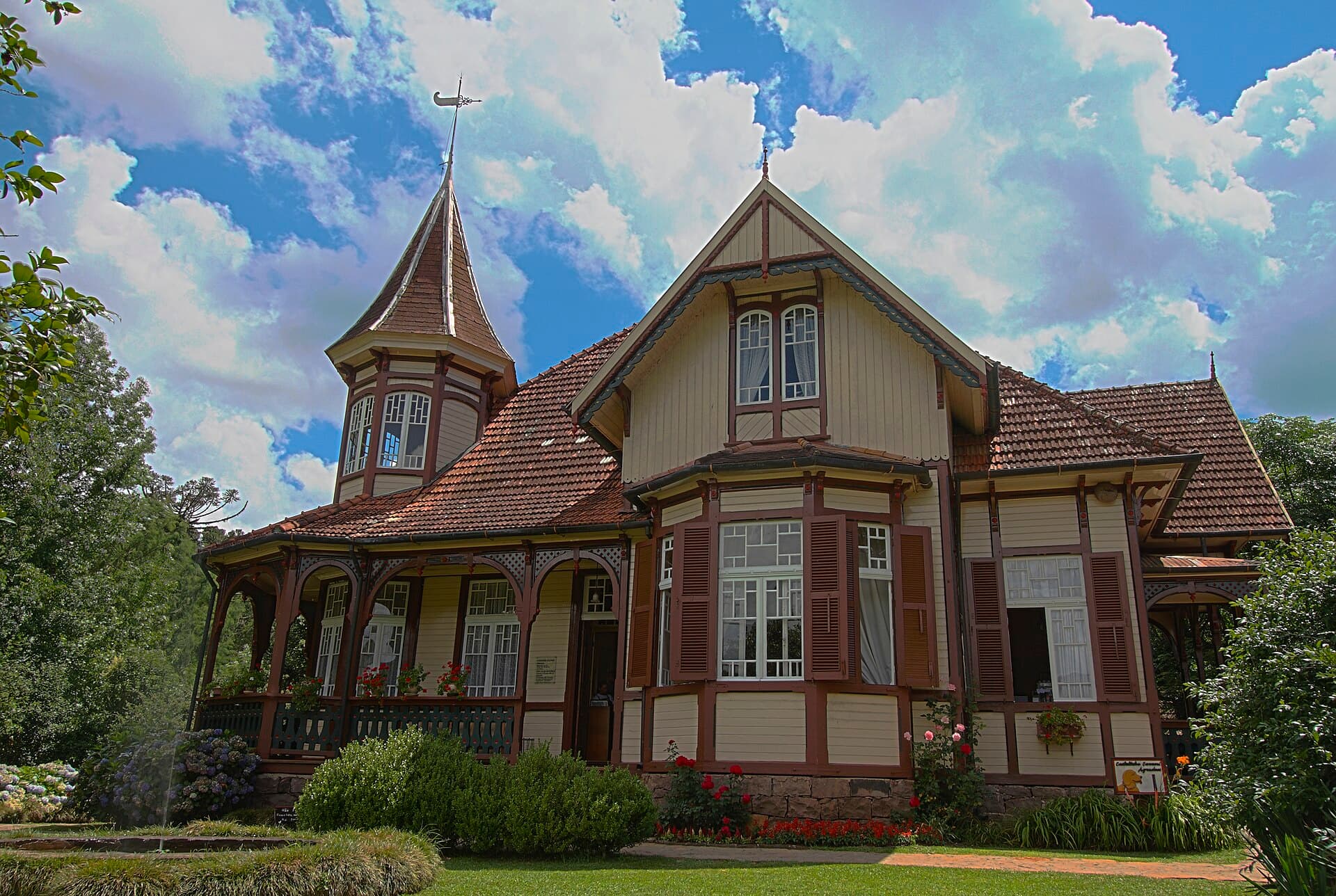 Castelinho Caracol (Franzen House), Canela
