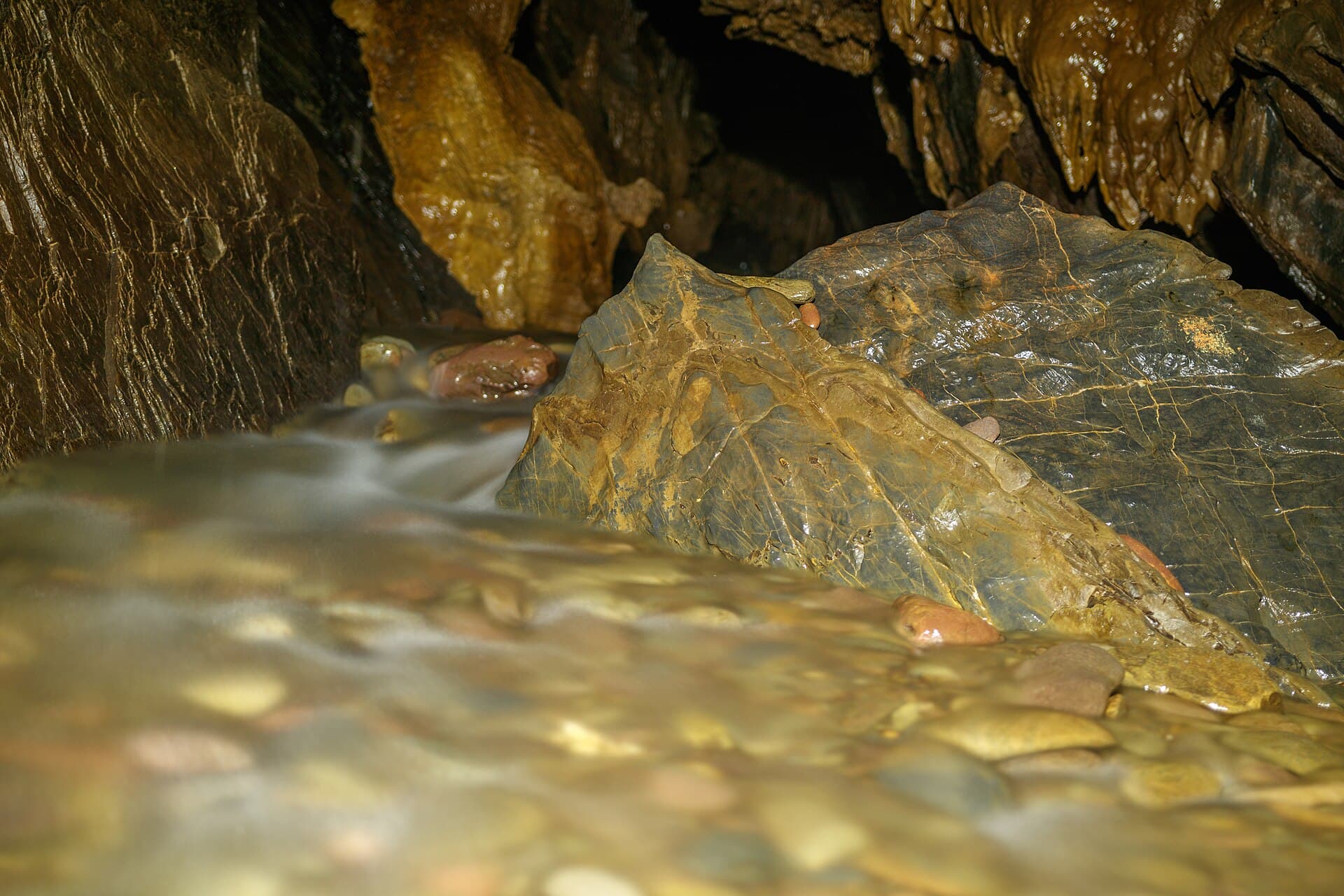 Ouro Grosso Cave, Iporanga