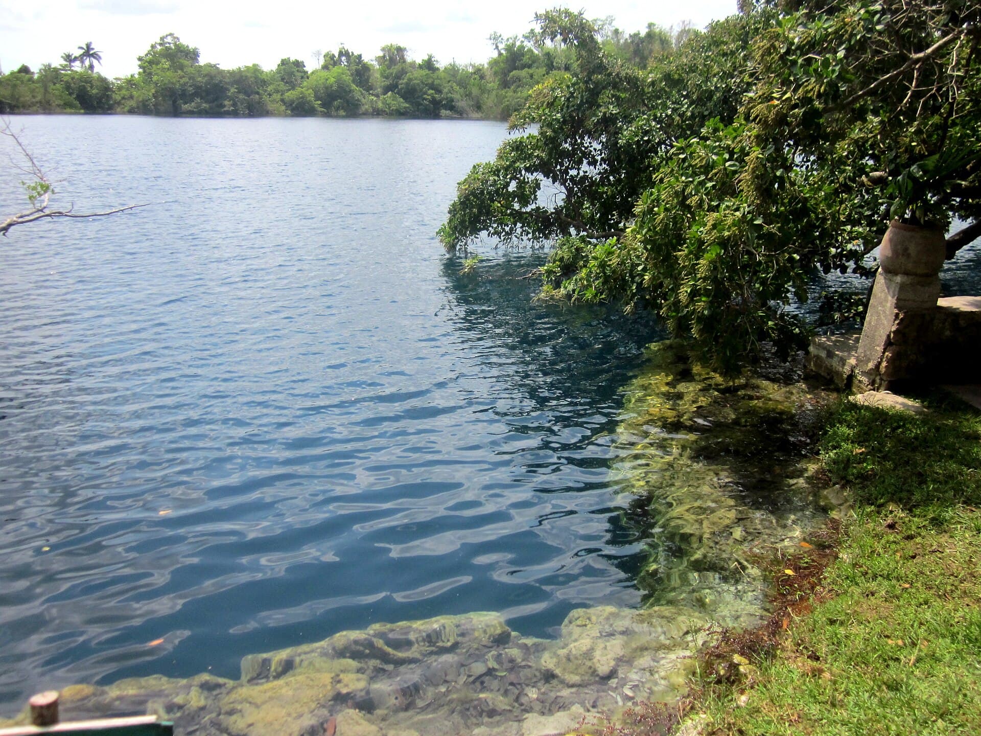 Cenote Azul, Bacalar