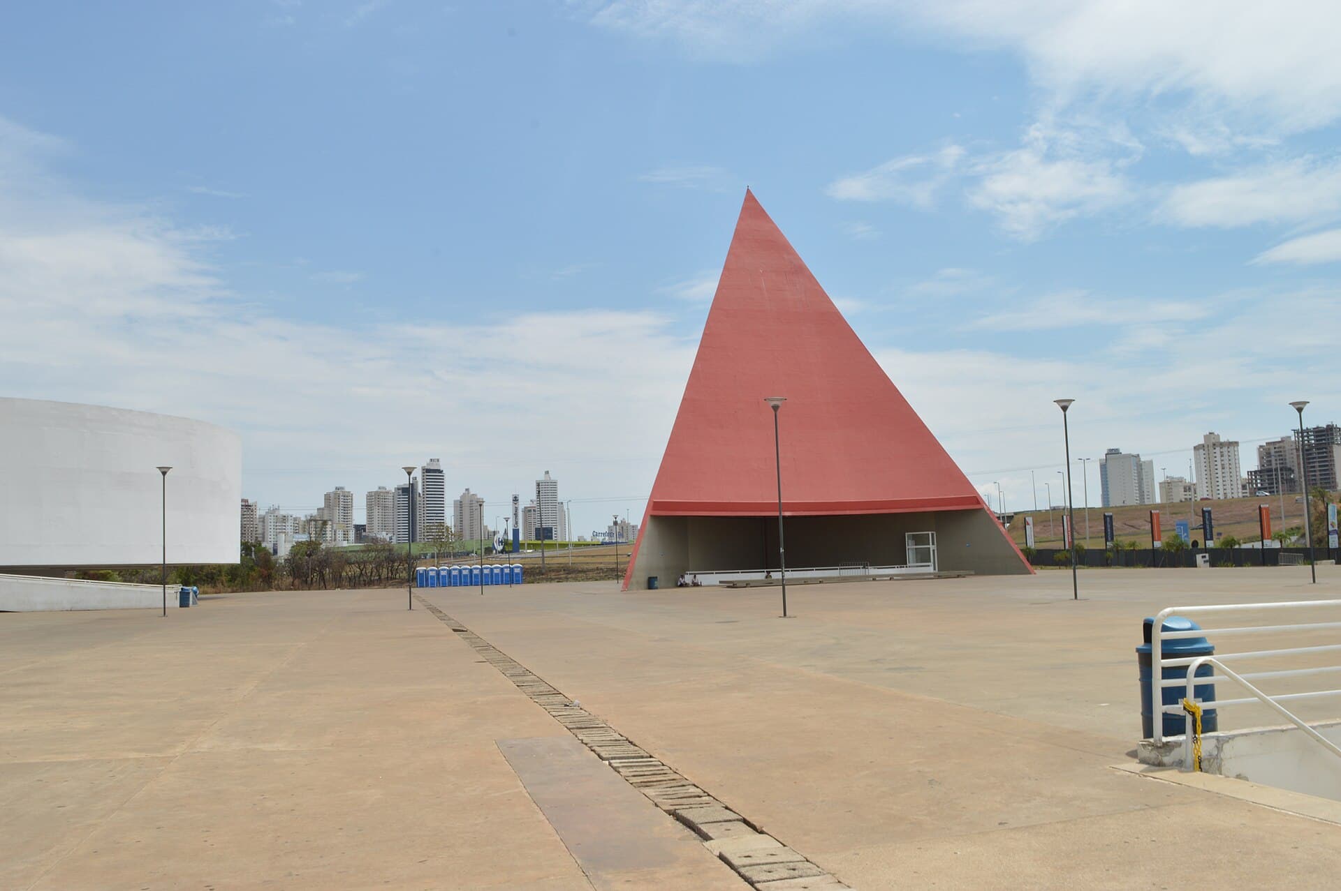 Centro Cultural Oscar Niemeyer (Goiânia), Goiânia