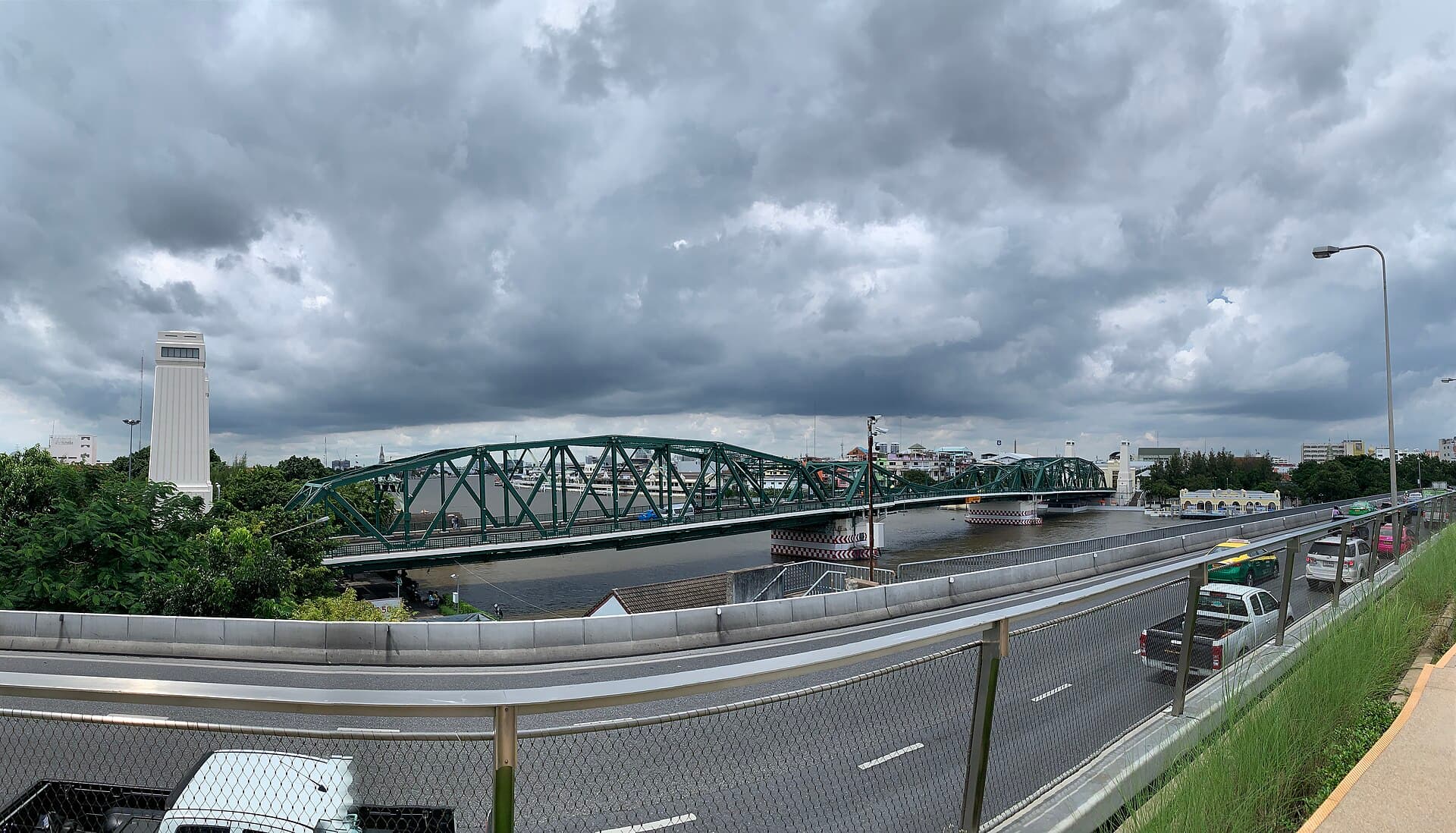 Chao Phraya Sky Park, Bangkok