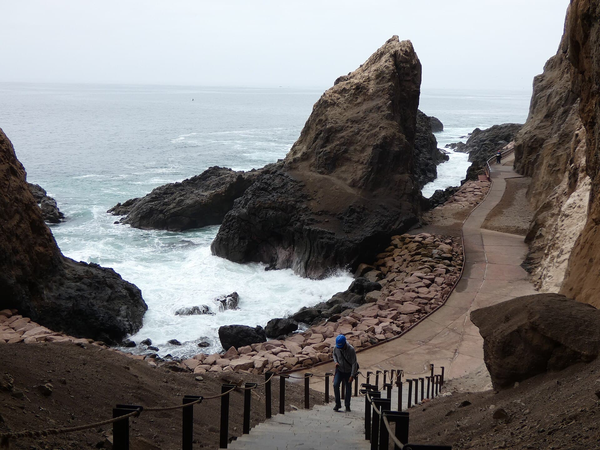 Anzota caves on the Arica coast