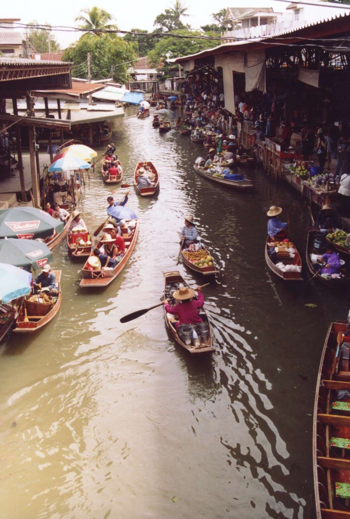 Damnoen Saduak Floating Market