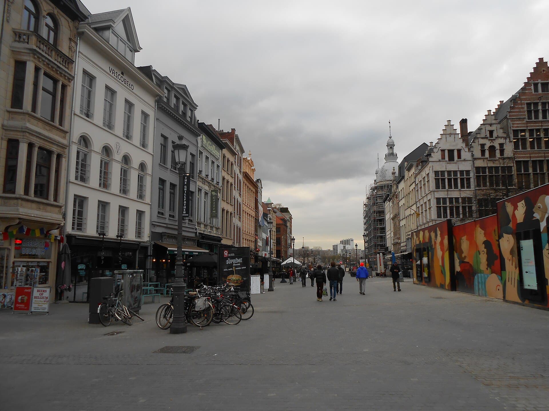 Suikerrui, the street beneath which the De Ruien canals run, Antwerp