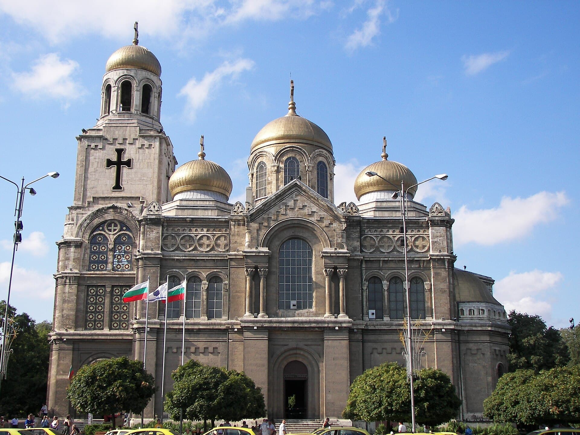 The cathedral from Kiril i Metodiy square
