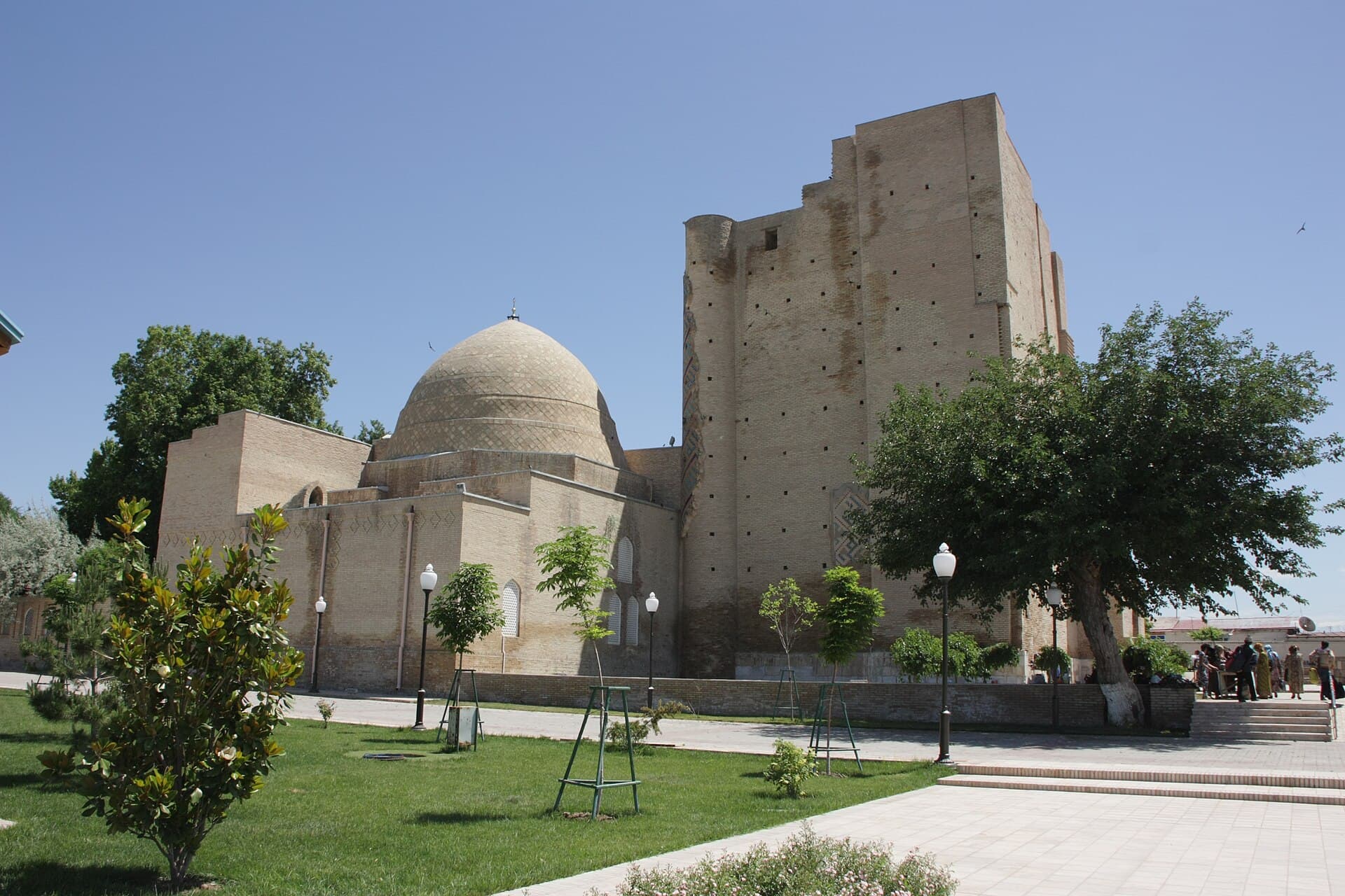 مجمع دار السيادة في شهر سبز