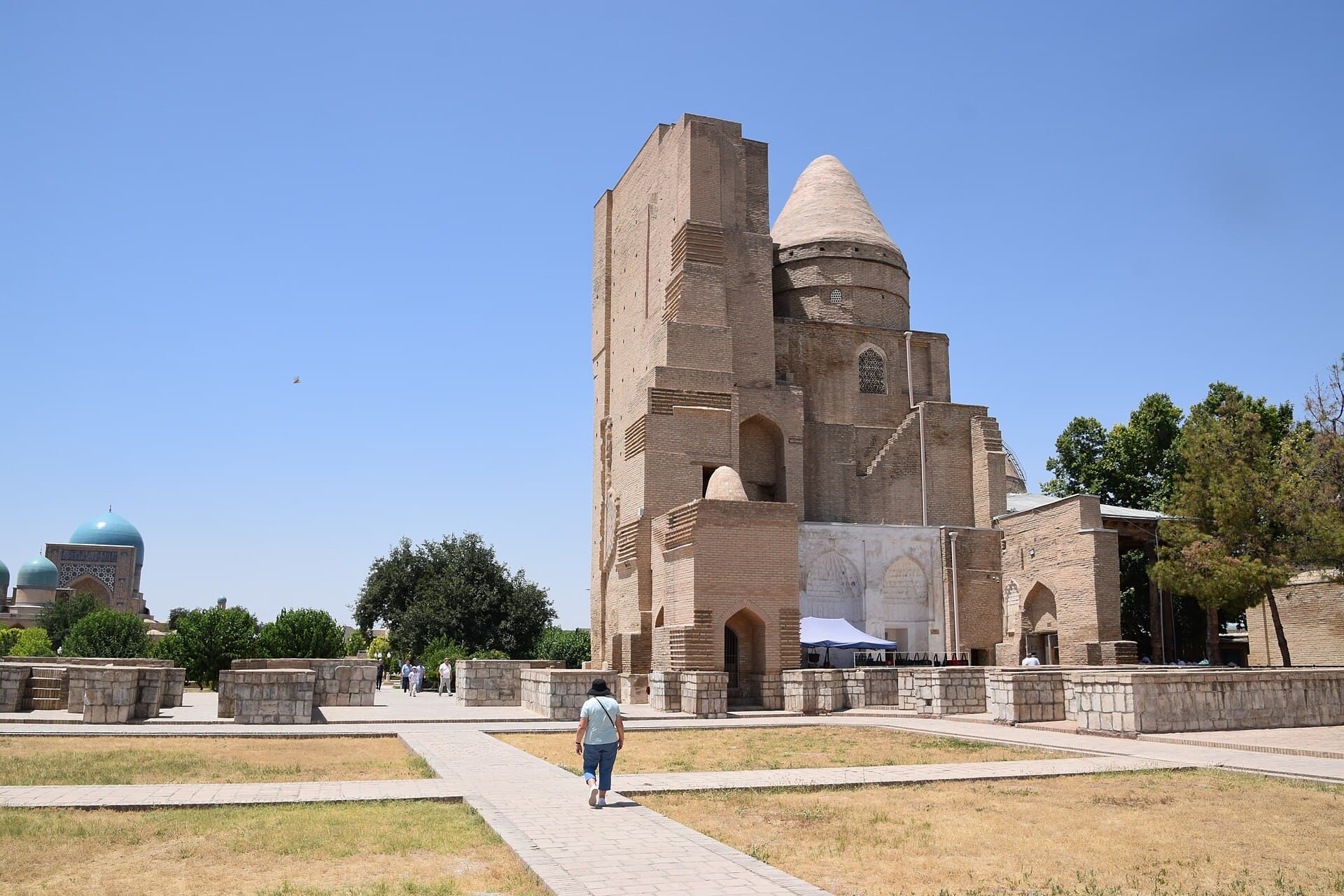مجمع دار السيادة في شهر سبز