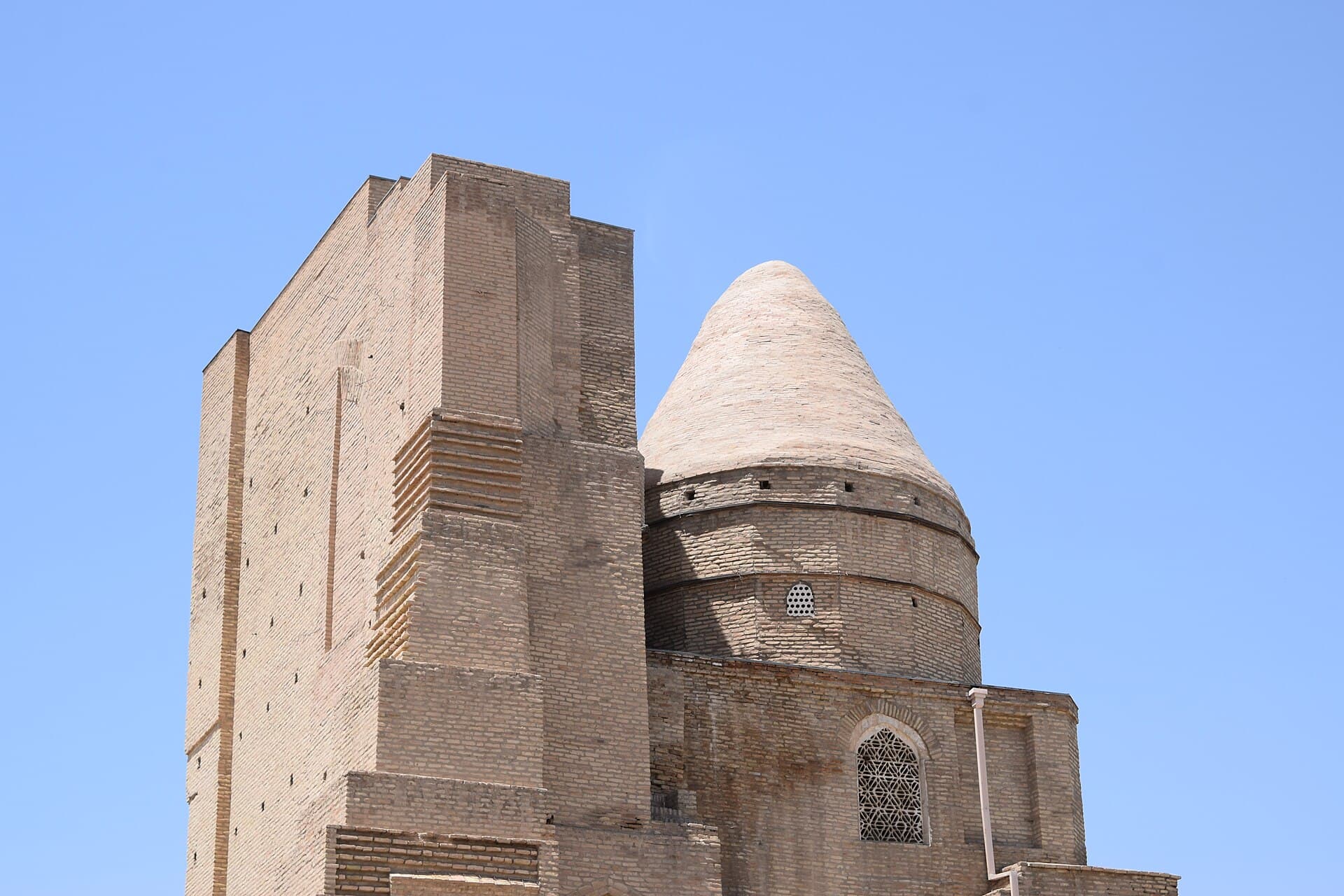 مجمع دار السيادة في شهر سبز
