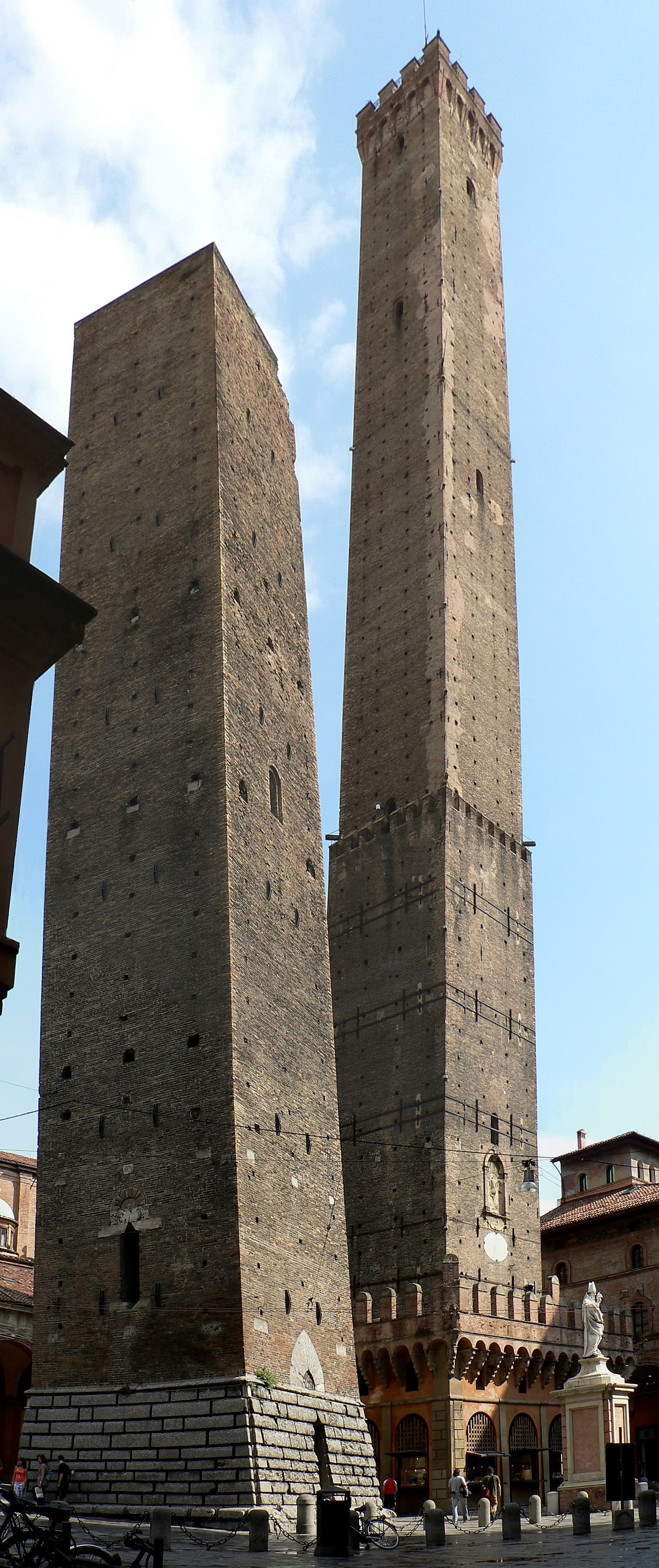 The Two Towers, Bologna