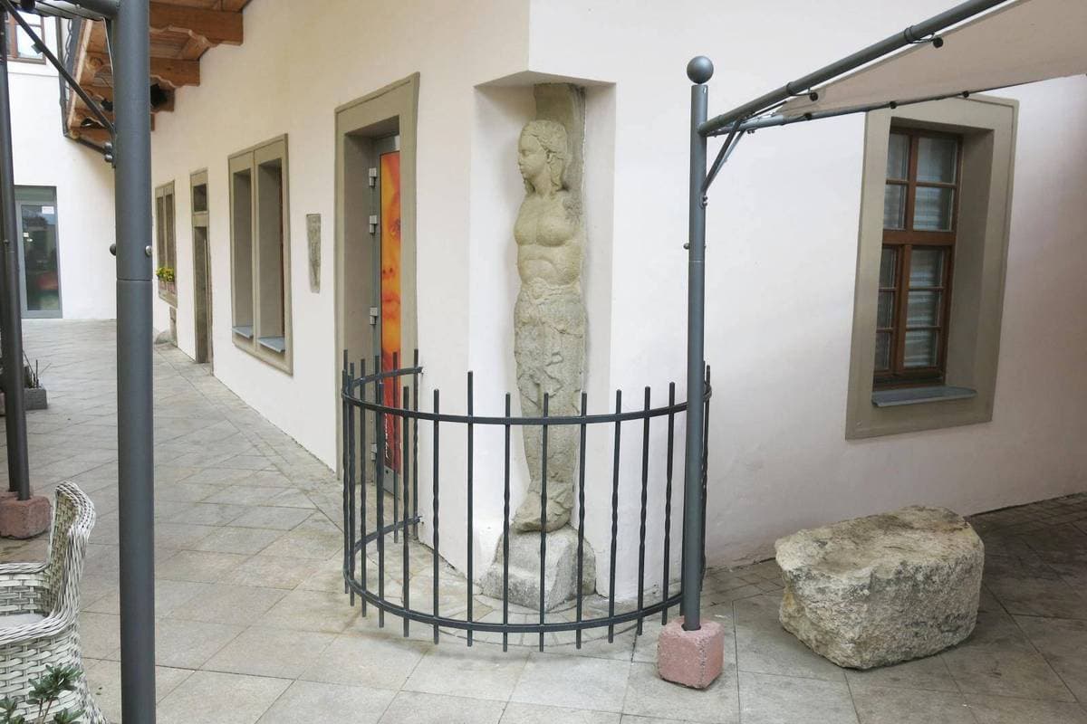 House of the Stone Maiden, Brno