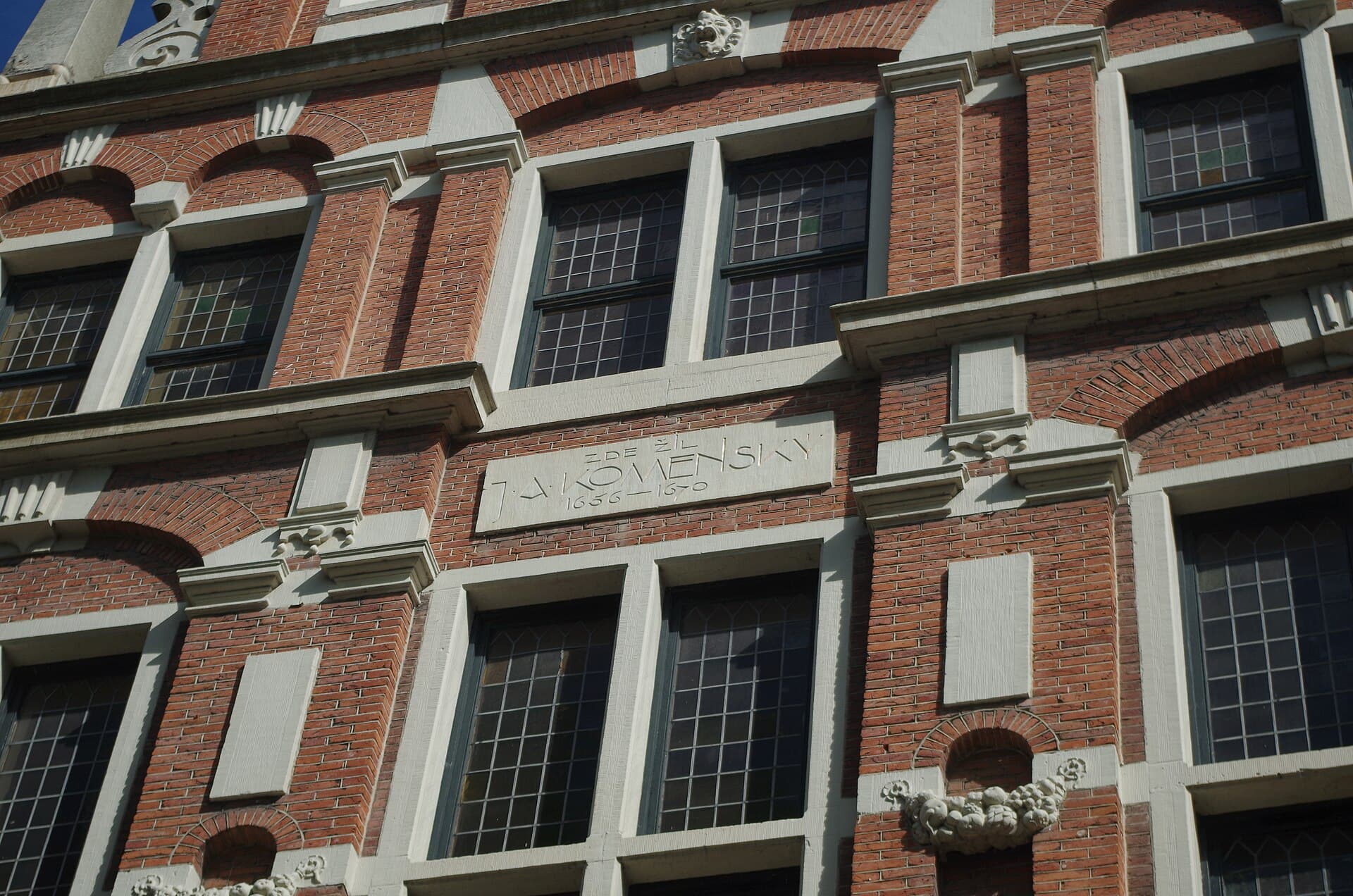 The House with the Heads and the Free Mind Library, Amsterdam