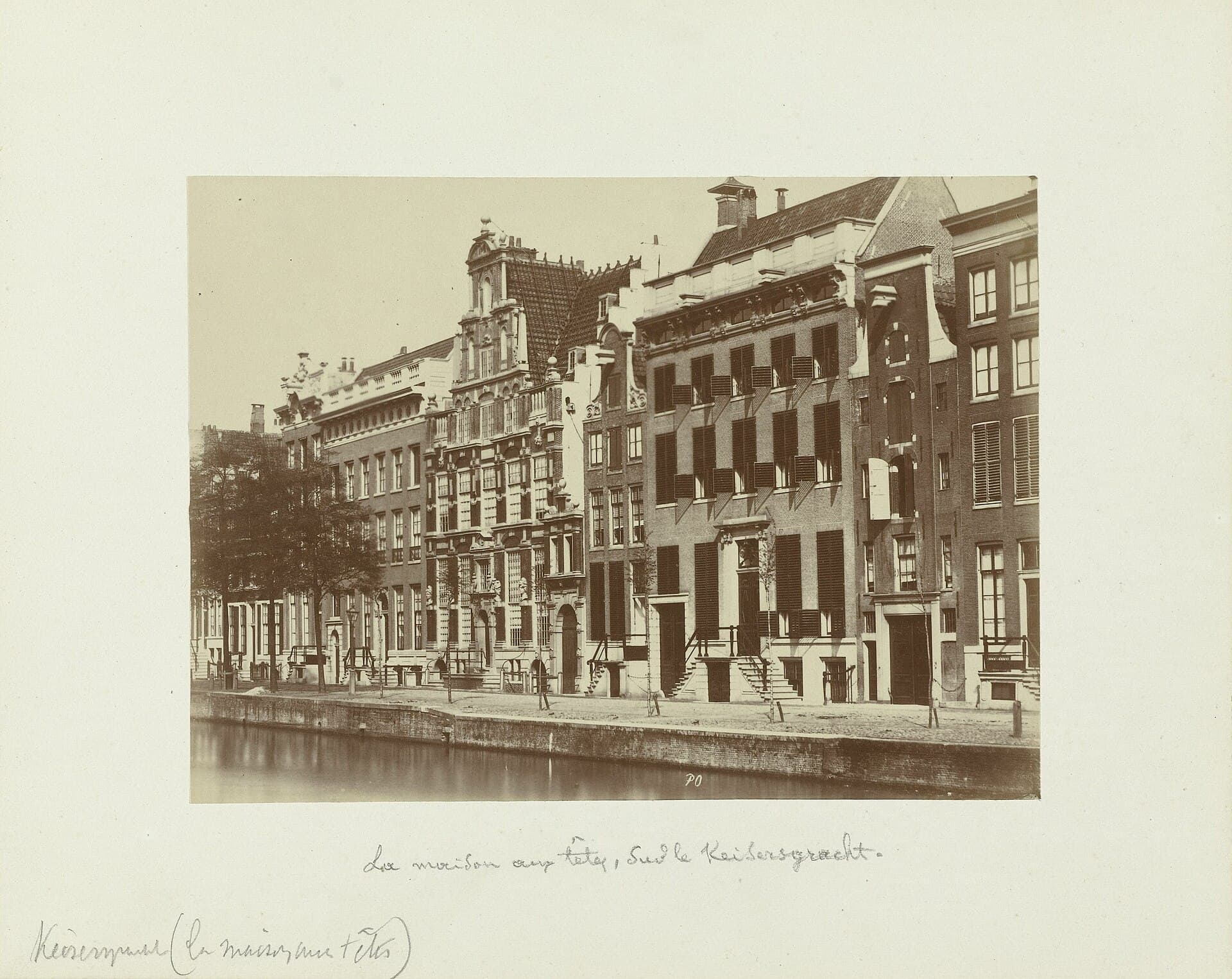 The House with the Heads and the Free Mind Library, Amsterdam