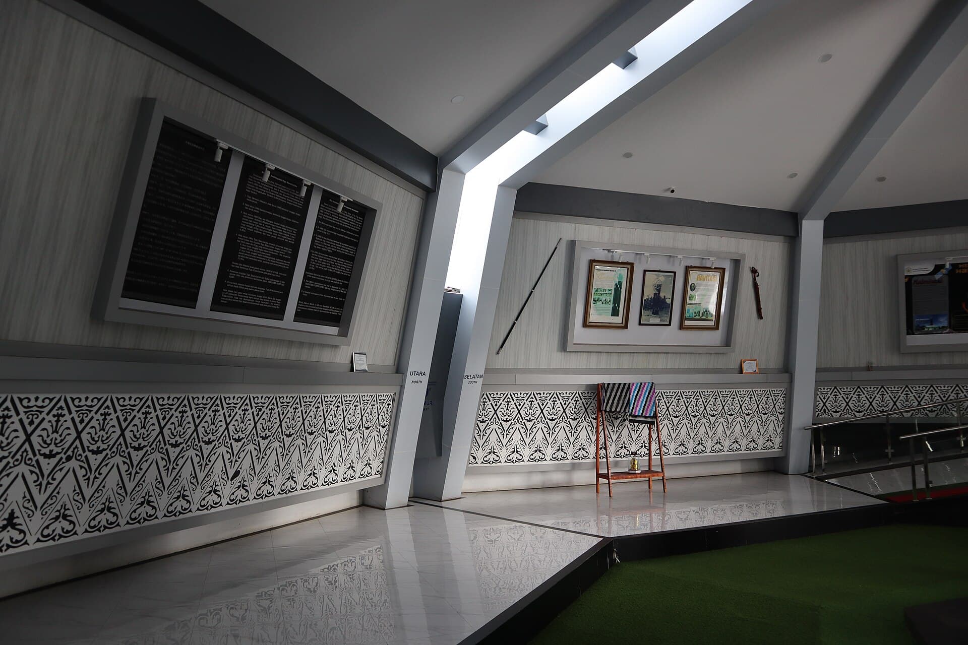 Equator Monument, Pontianak