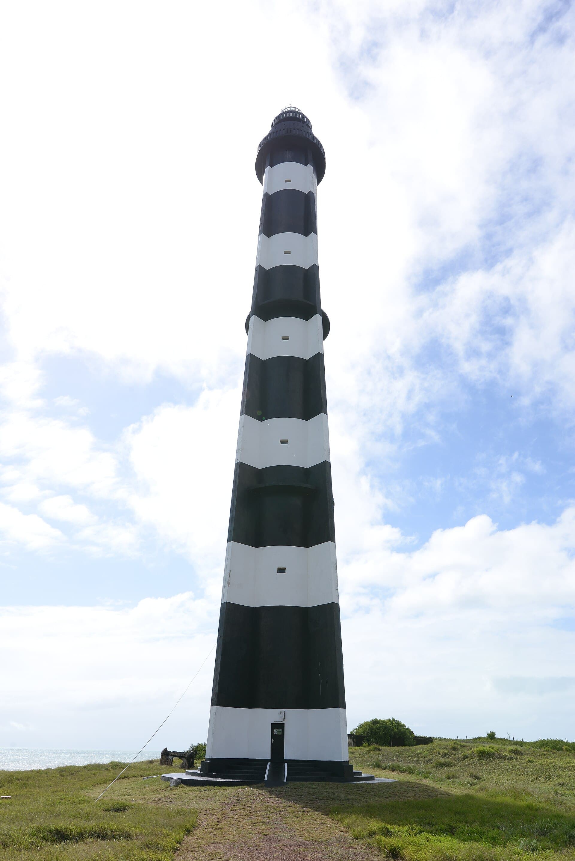 Mostardas Lighthouse, Tavares