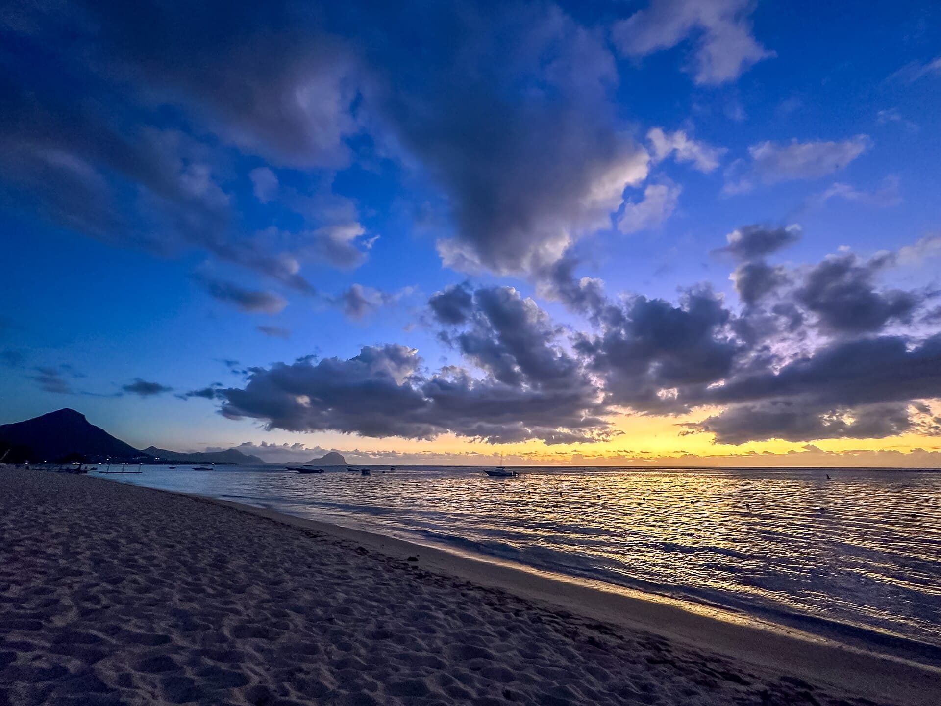 Flic en Flac Beach