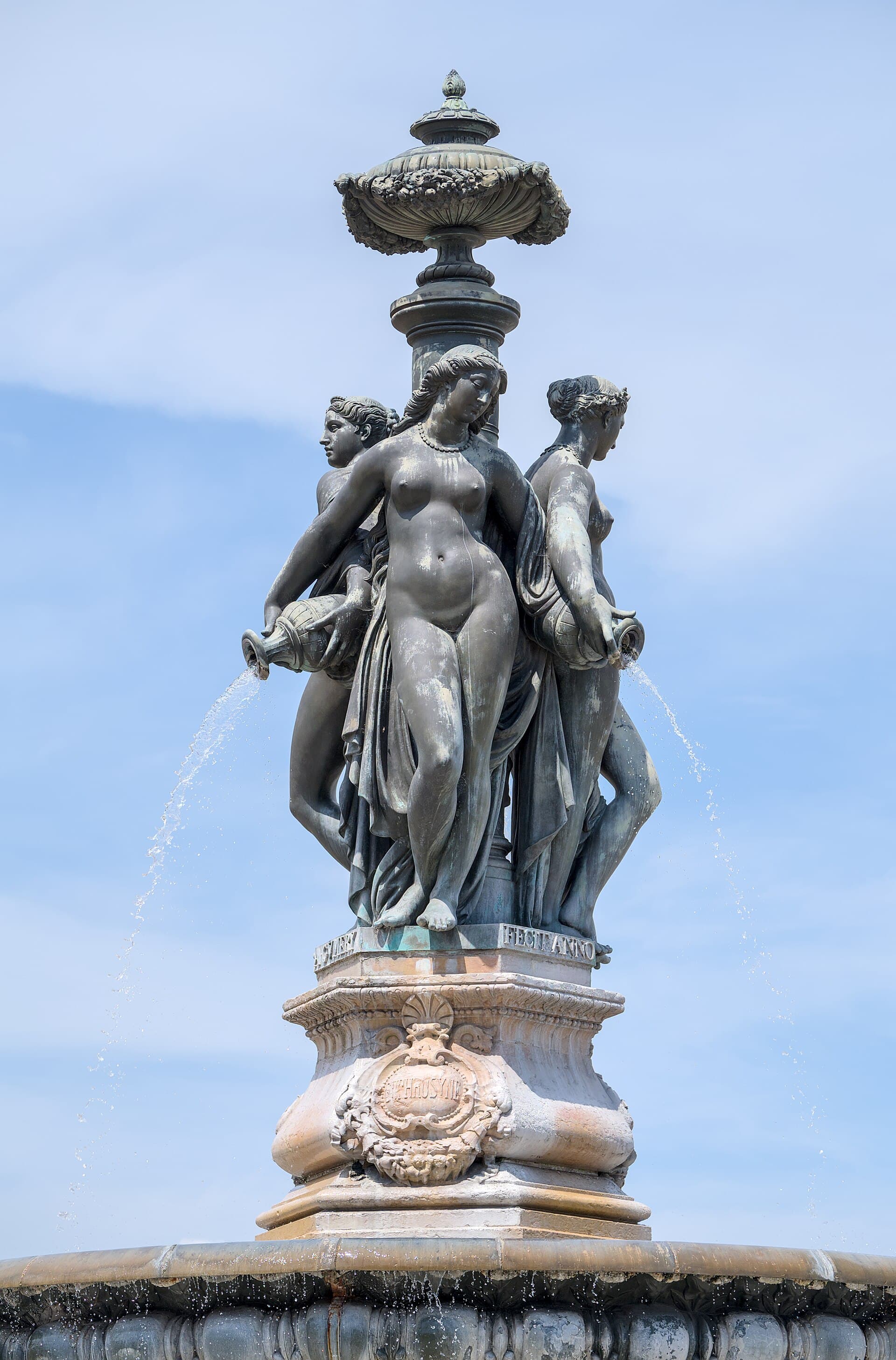 Fontaine des Trois Grâces, Bordeaux