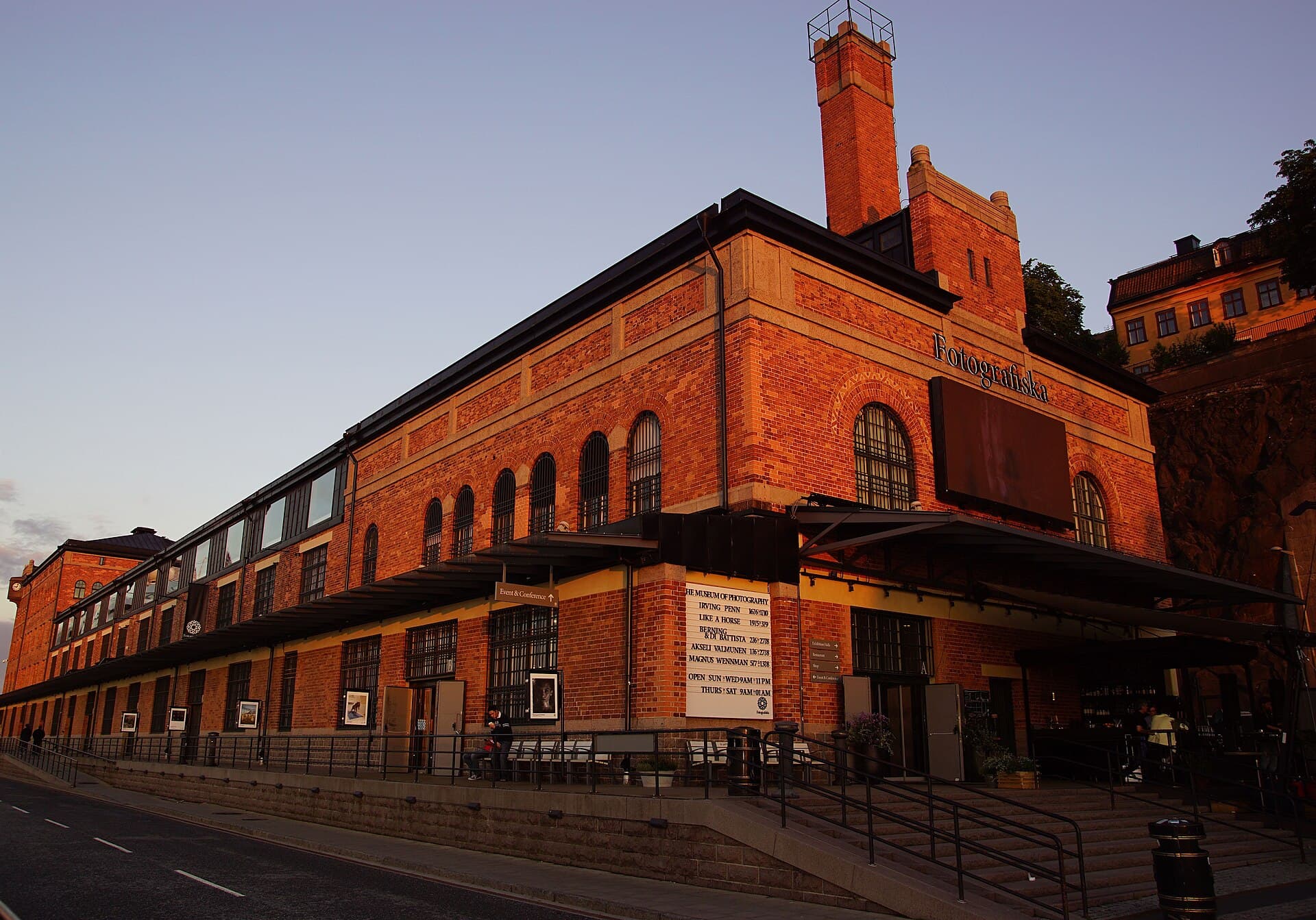 The 1906 building and its brick detailing