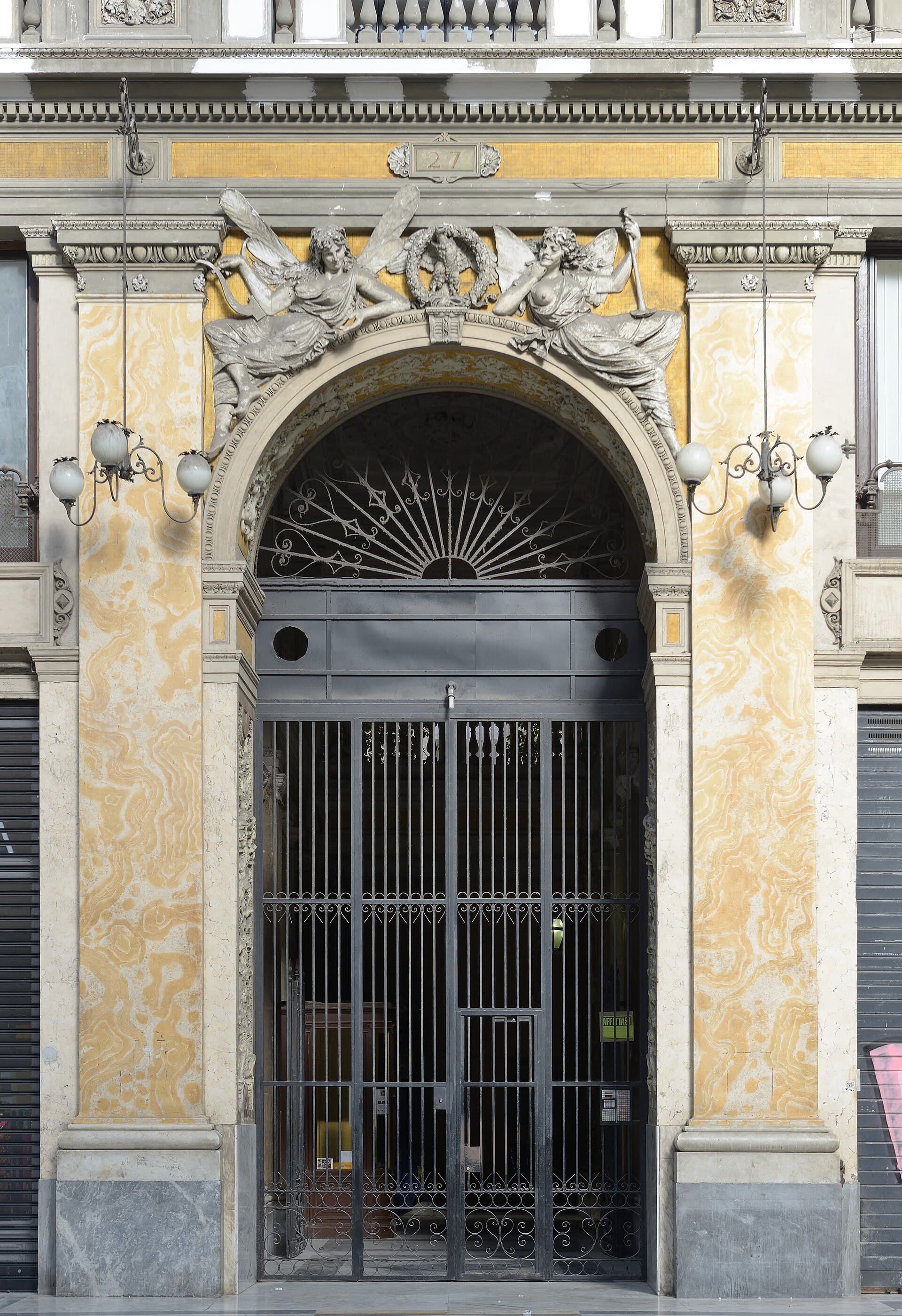 Galleria Umberto I, Naples