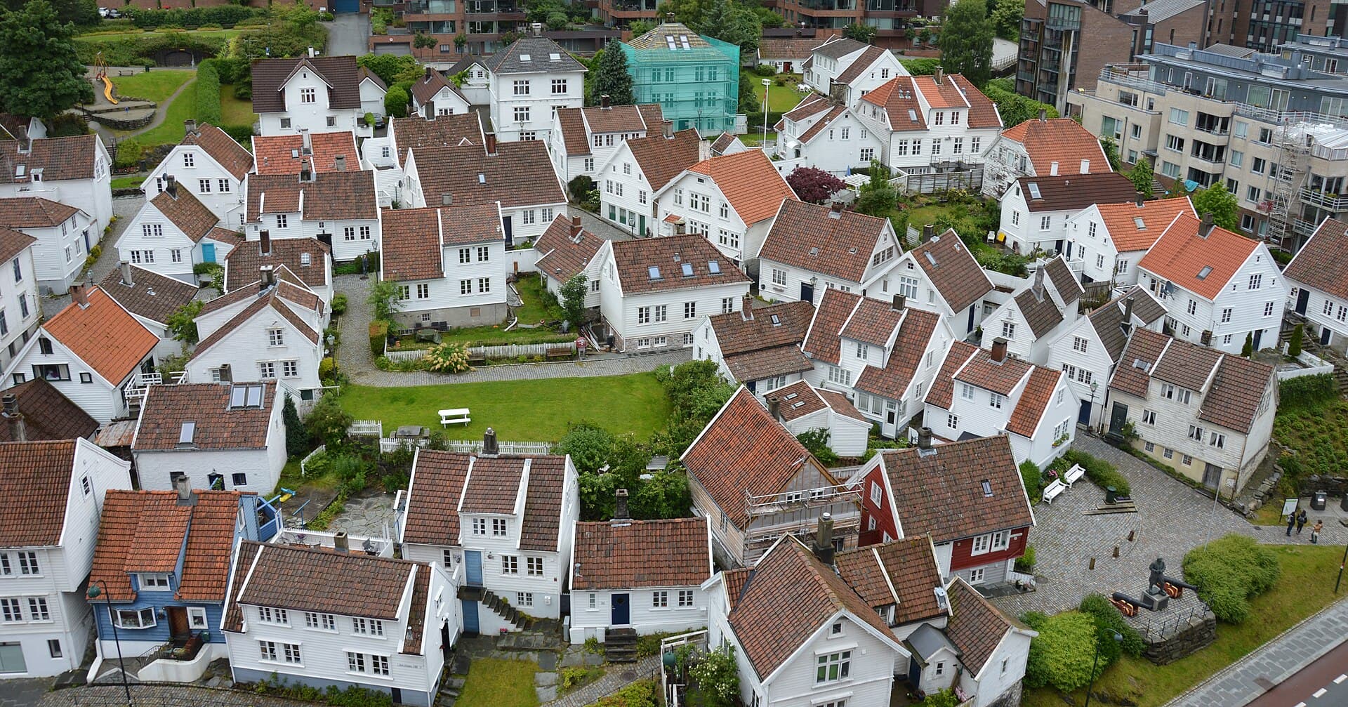 Gamle Stavanger — the Old White Town