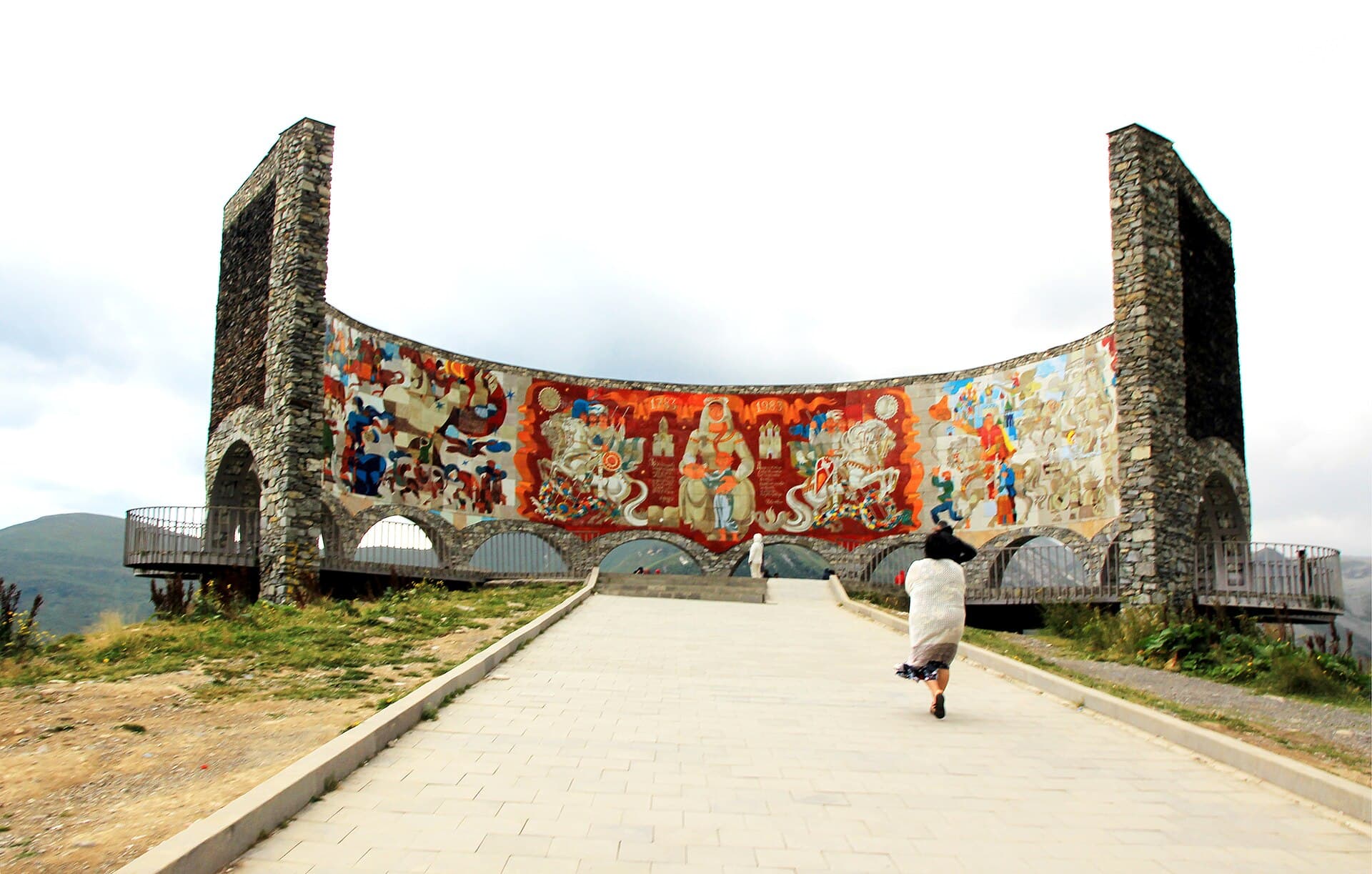 Gudauri Viewpoint and Treaty of Georgievsk Monument