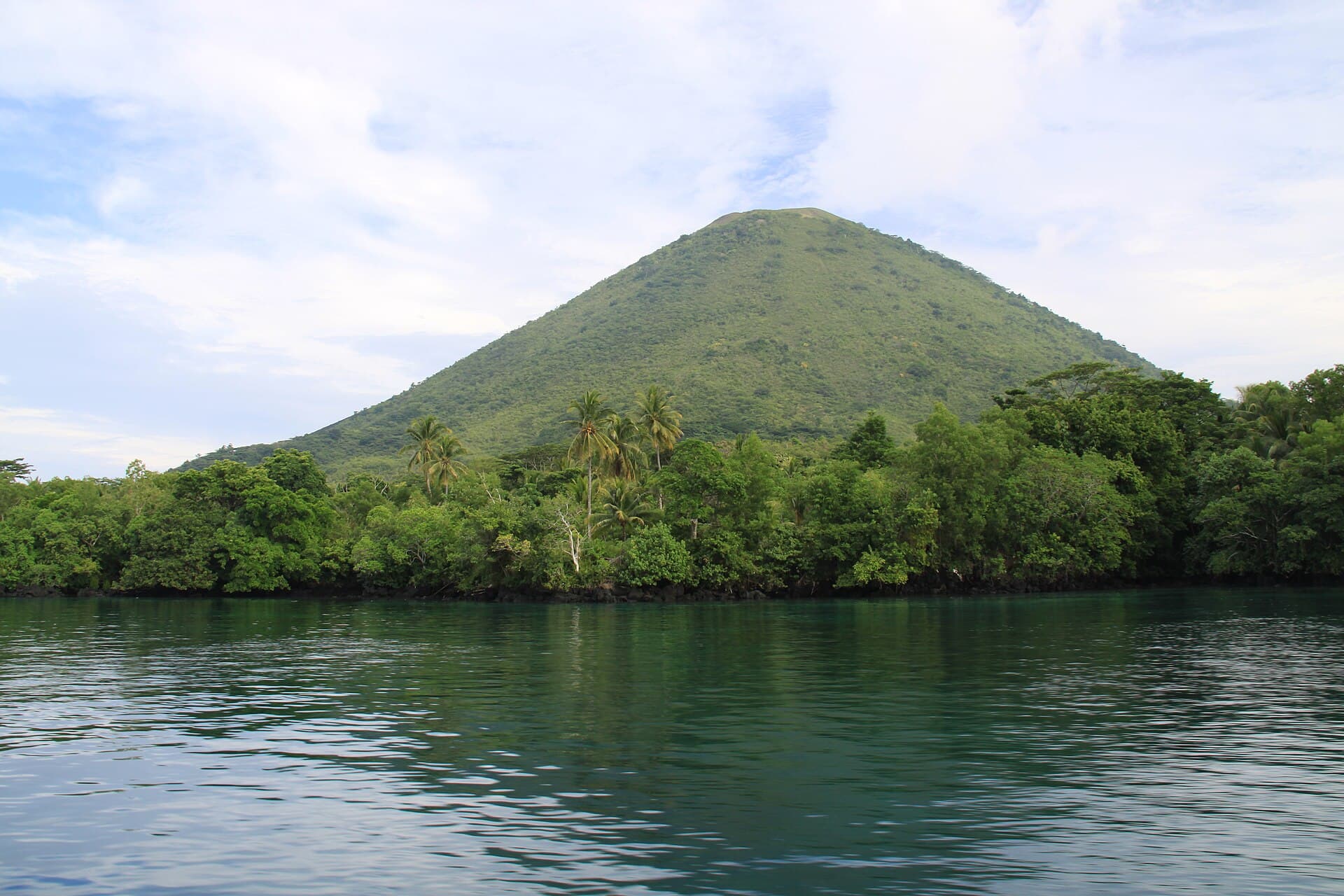Gunung Api Volcano, Banda Neira