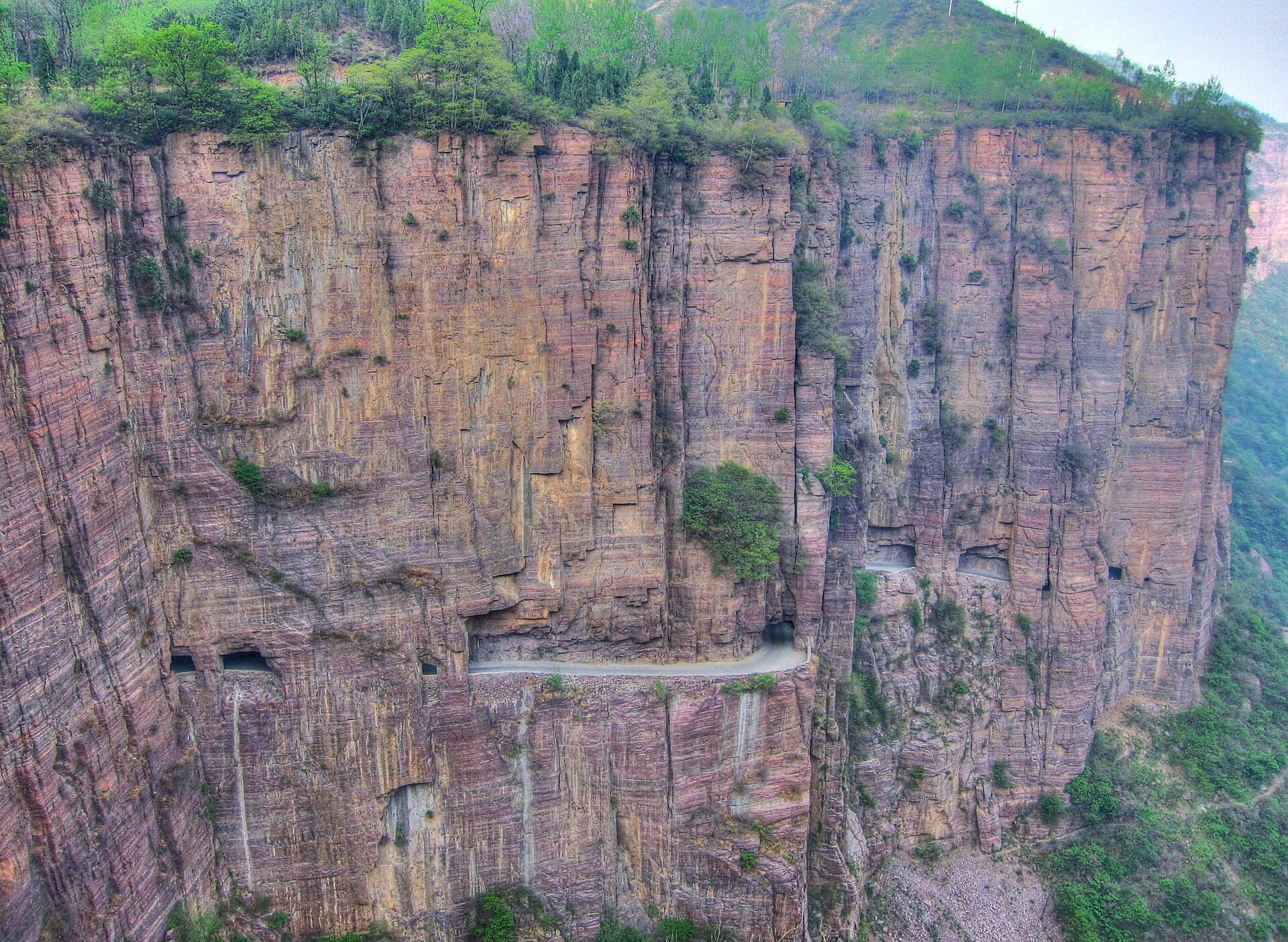 Guoliang Cliff Road (Guoliang Tunnel)