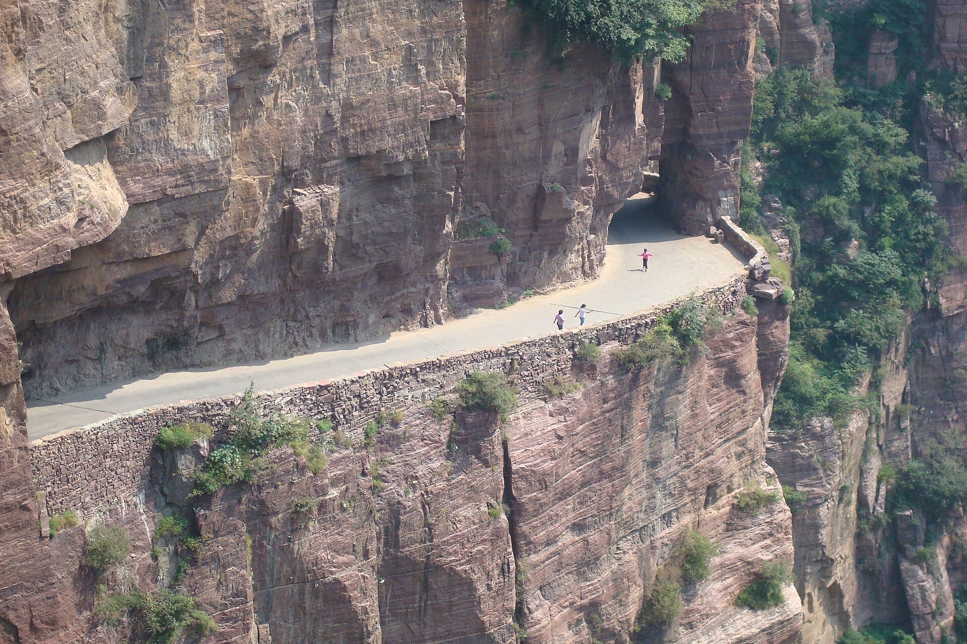 Guoliang Cliff Road (Guoliang Tunnel)