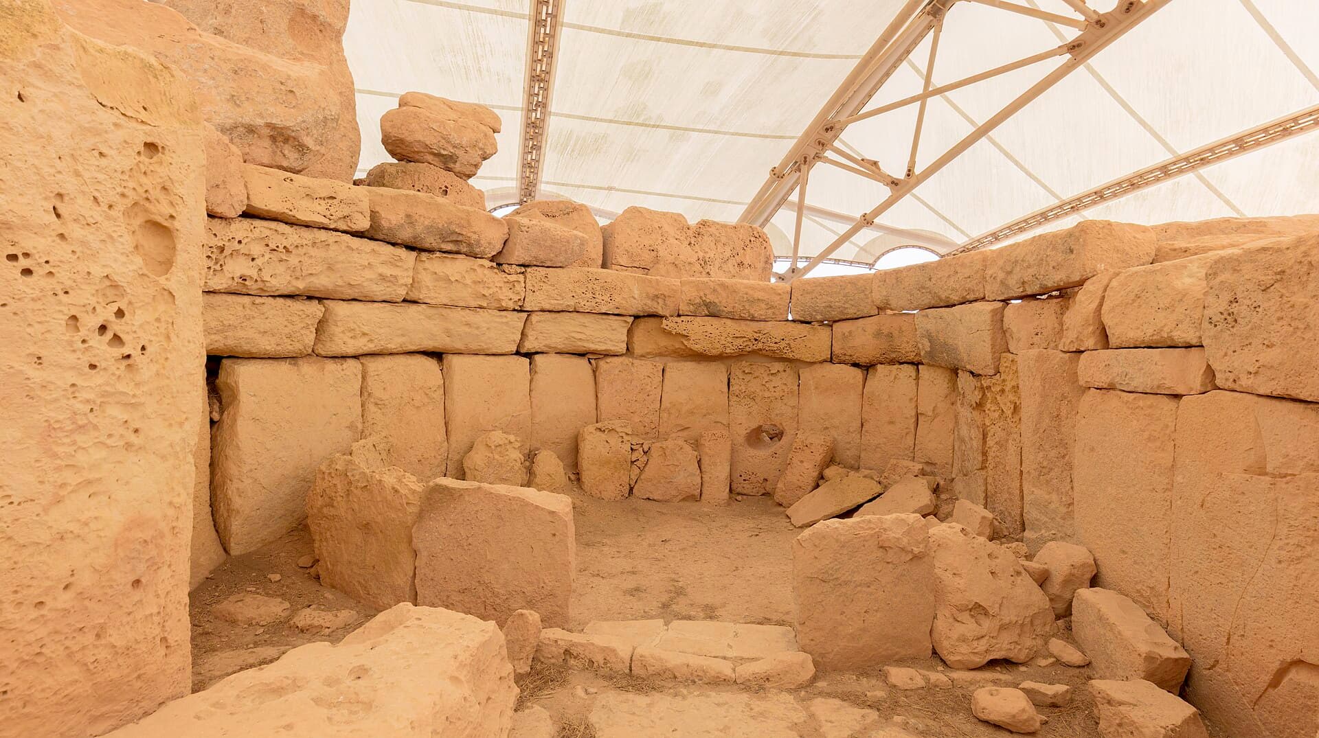 Ħaġar Qim and Mnajdra Temples, Valletta
