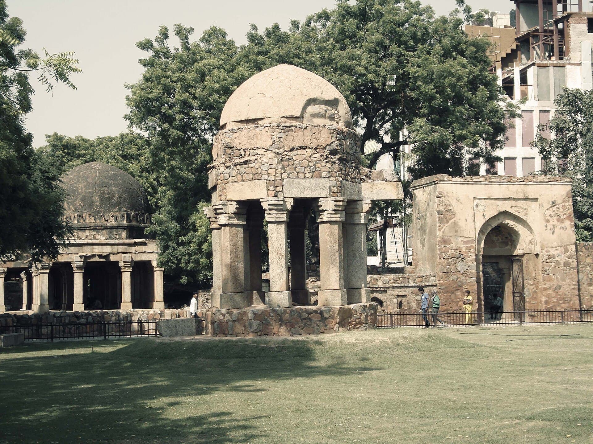 Hauz Khas Complex