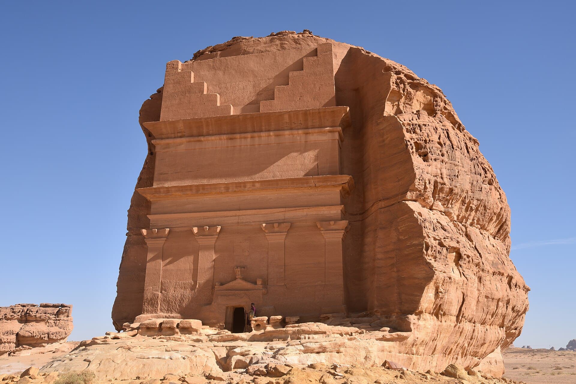 قصر الفريد، مقبرة نبطية غير مكتملة منحوتة في صخرة واحدة